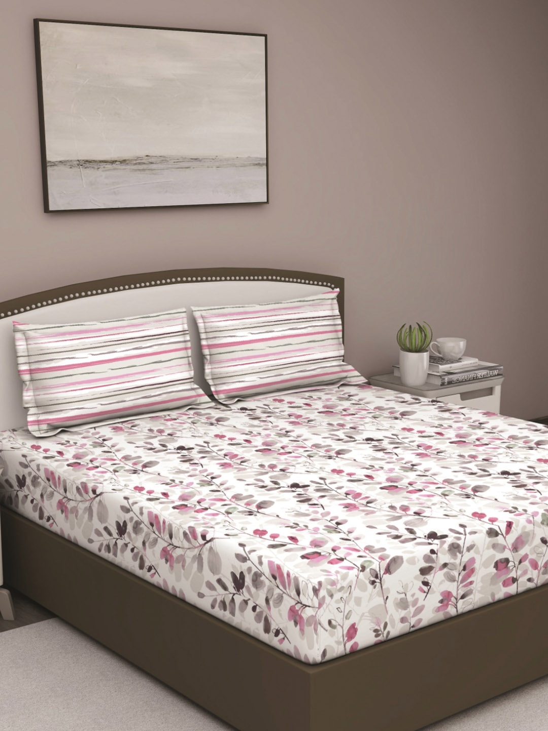 

GM Grey & White Floral 210 TC Queen Bedsheet with 2 Pillow Covers