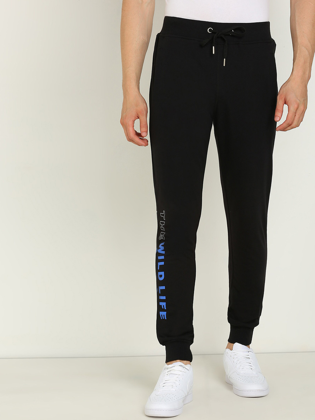 

Alan Jones Men Black Typography Slim-Fit Joggers