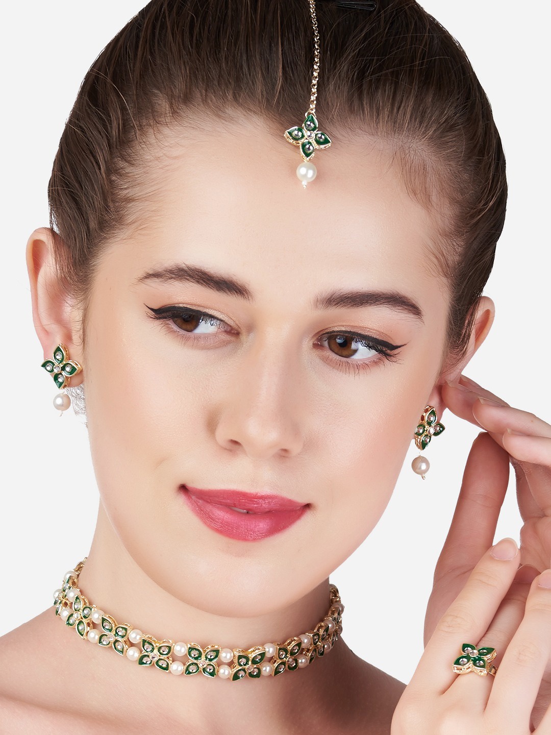 

Zaveri Pearls Gold-Plated Green & White Kundan Studded Jewellery Set