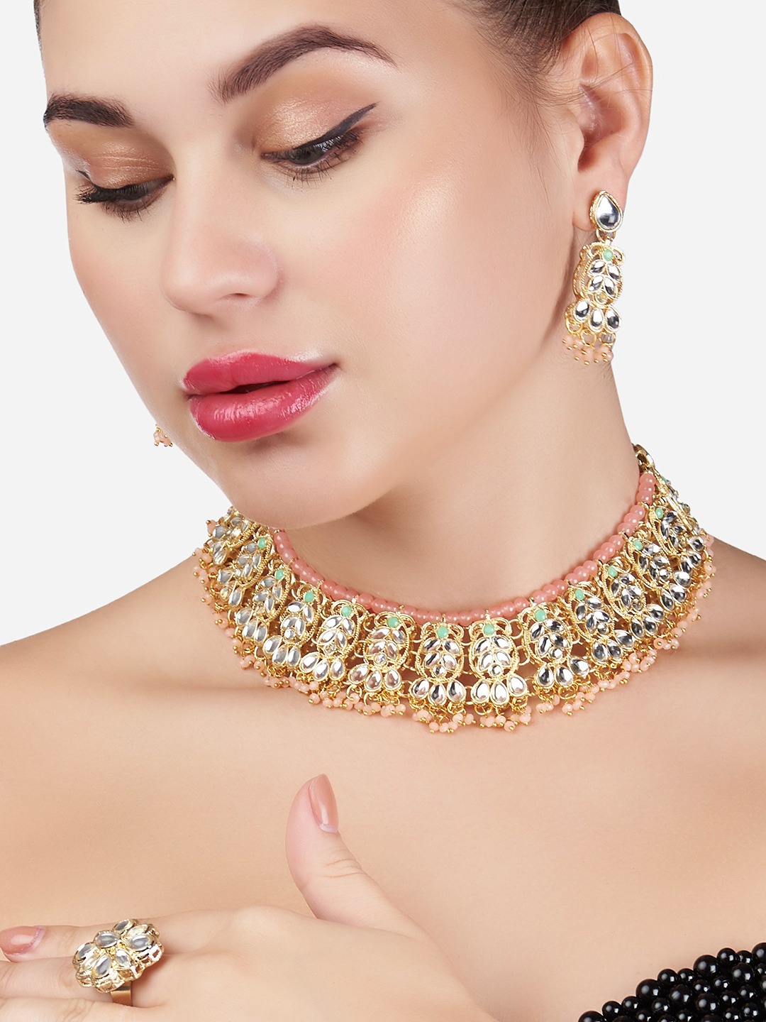 

Zaveri Pearls Gold-Plated Peach Kundan Stone-Studded Jewellery Set