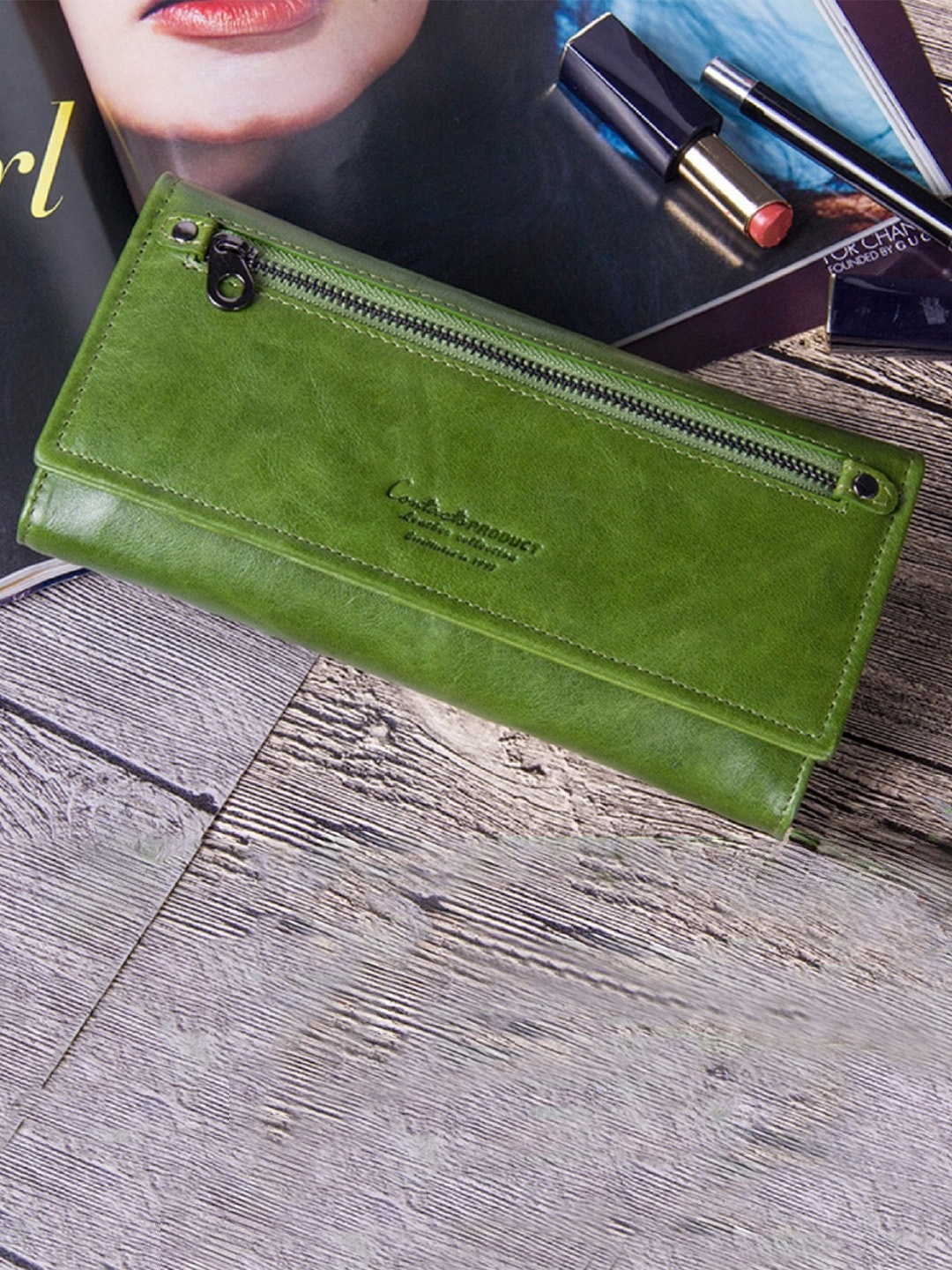 

CONTACTS Women Green Leather Zip Around Wallet