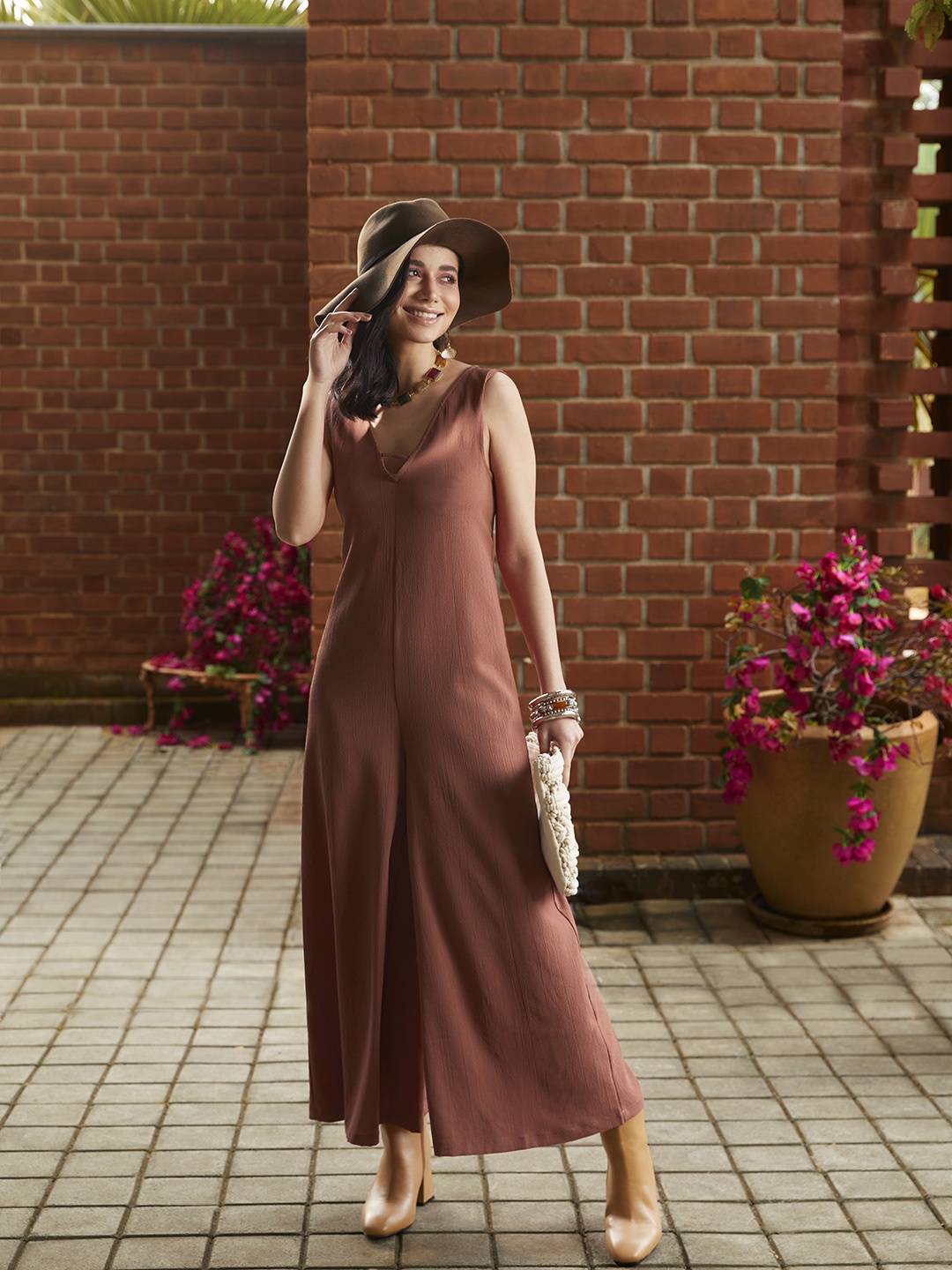 

FOREVER 21 Brown Solid Basic Jumpsuit