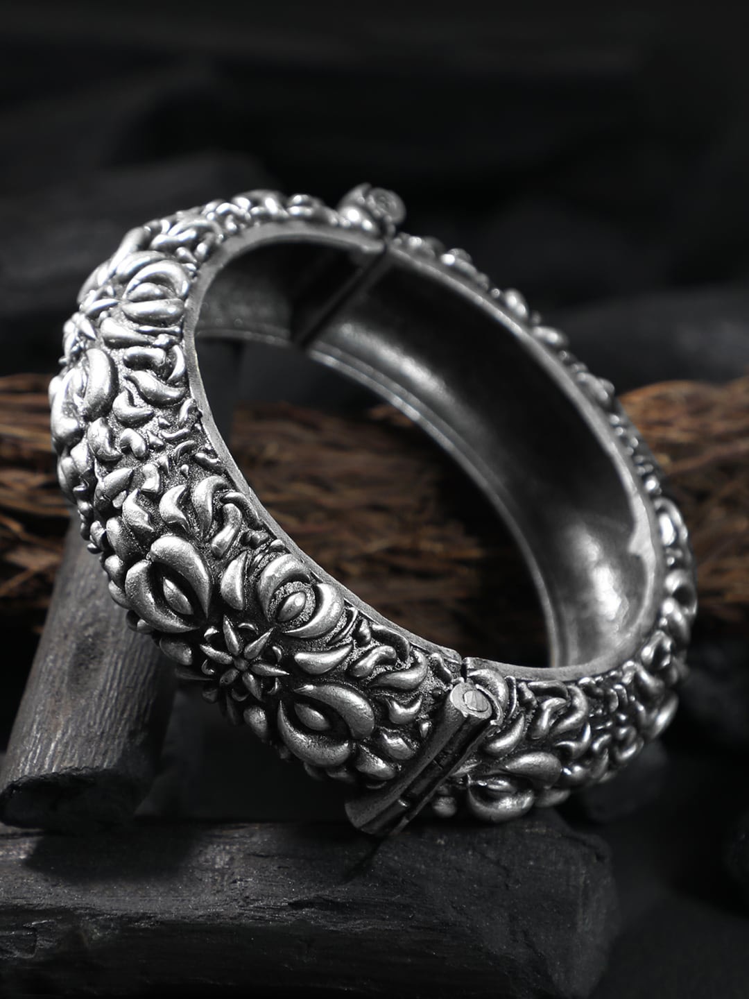 

Adwitiya Collection Women Oxidised Silver-Plated Bangle
