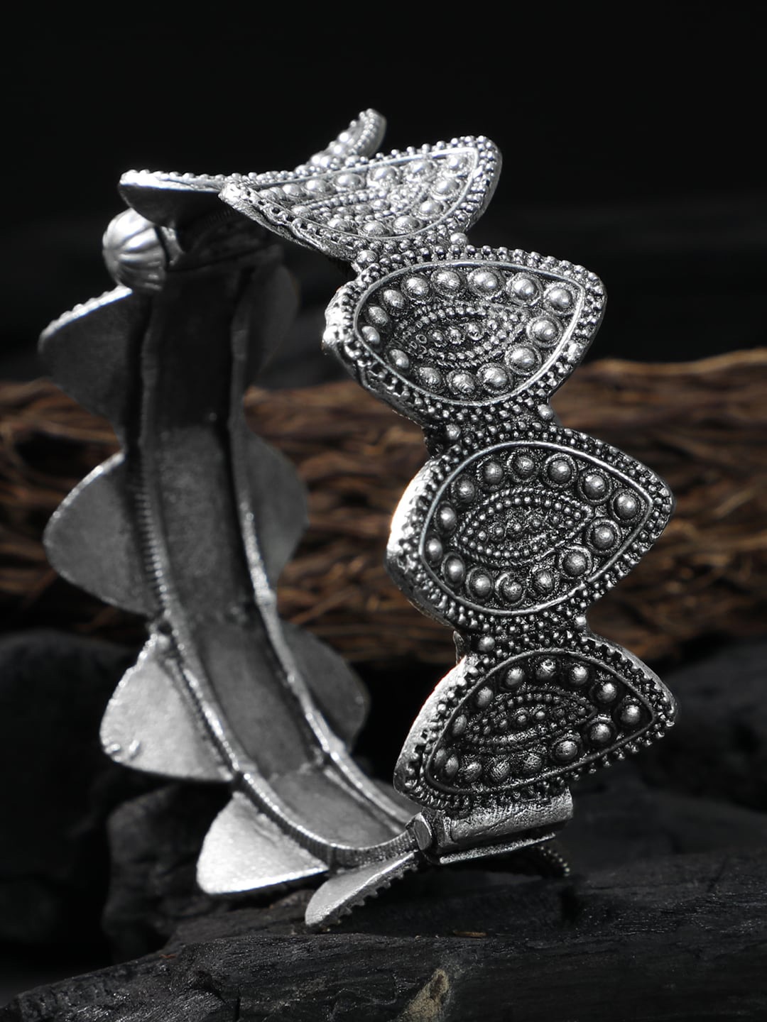 

Adwitiya Collection Oxidised Silver-Plated Bangle