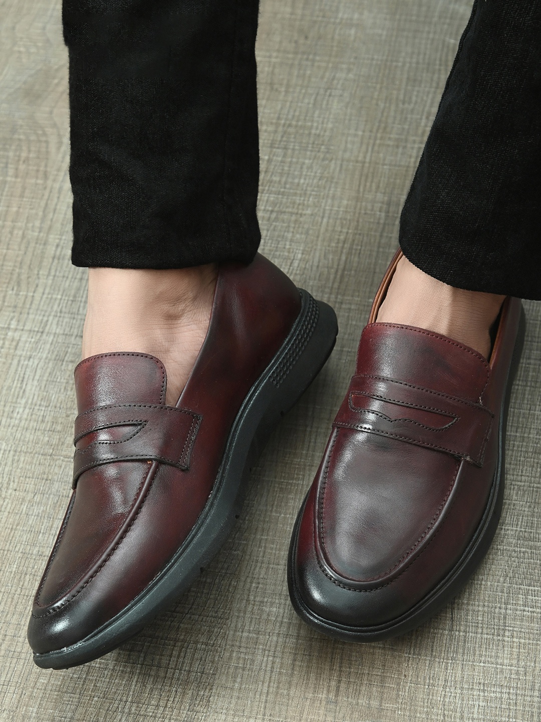 

San Frissco Men Maroon Solid Leather Formal Moccasin