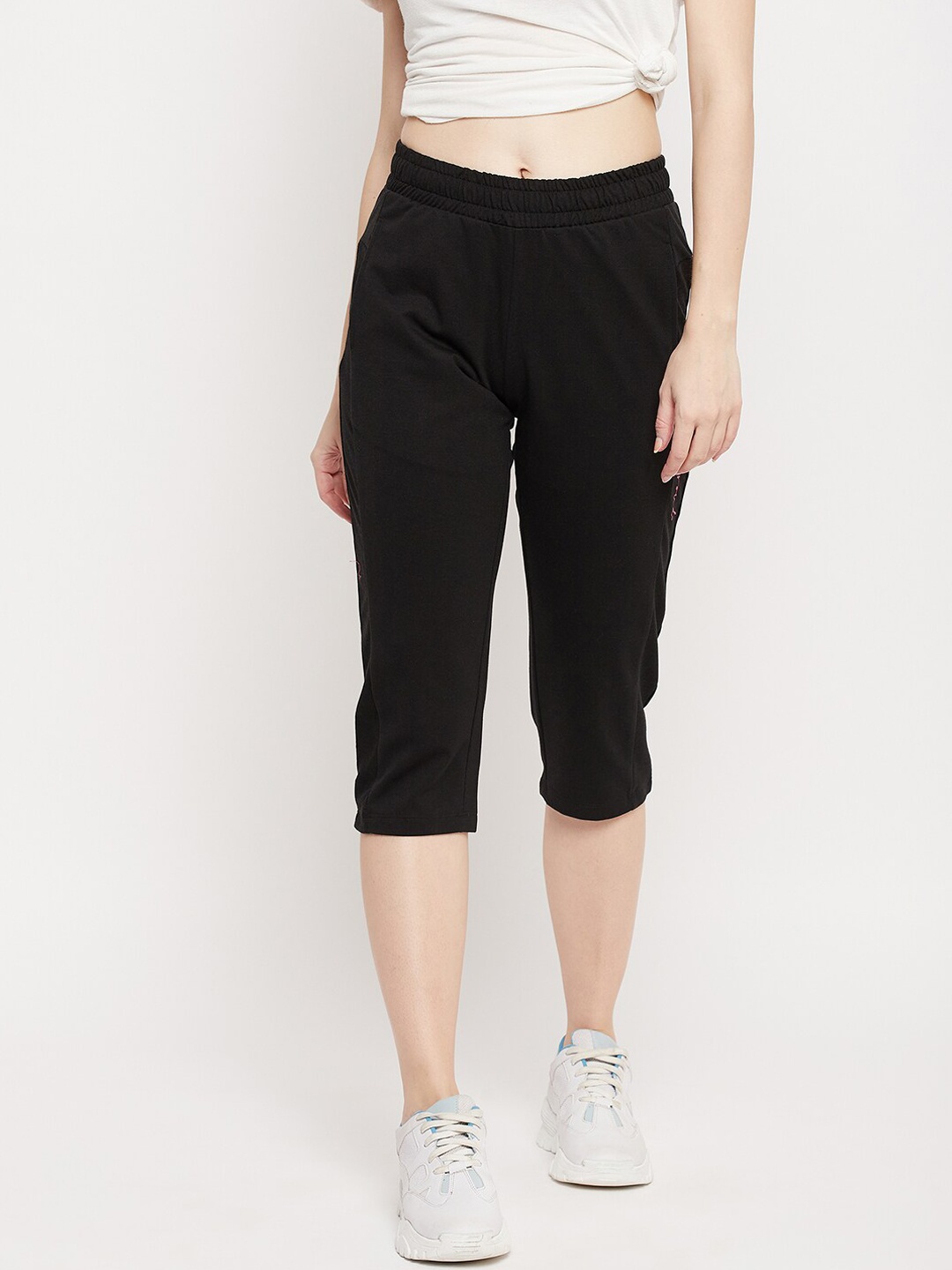 

Madame Women Black Solid Cotton 3/4th Track Pants