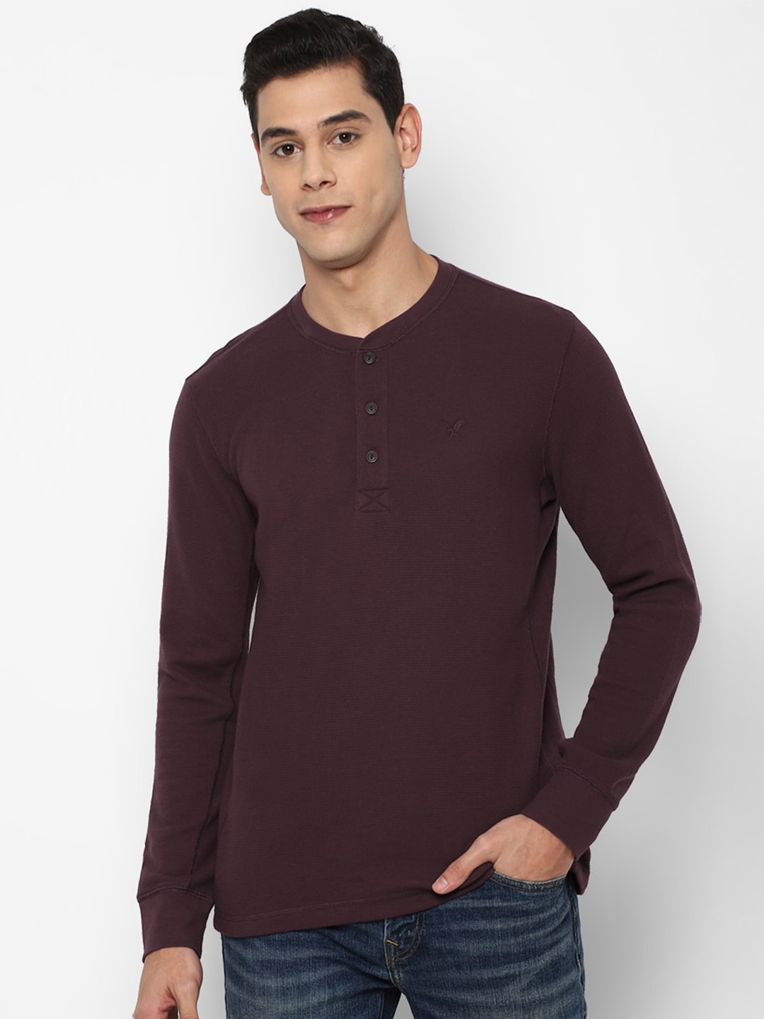 

AMERICAN EAGLE OUTFITTERS Men Burgundy Henley Neck T-shirt