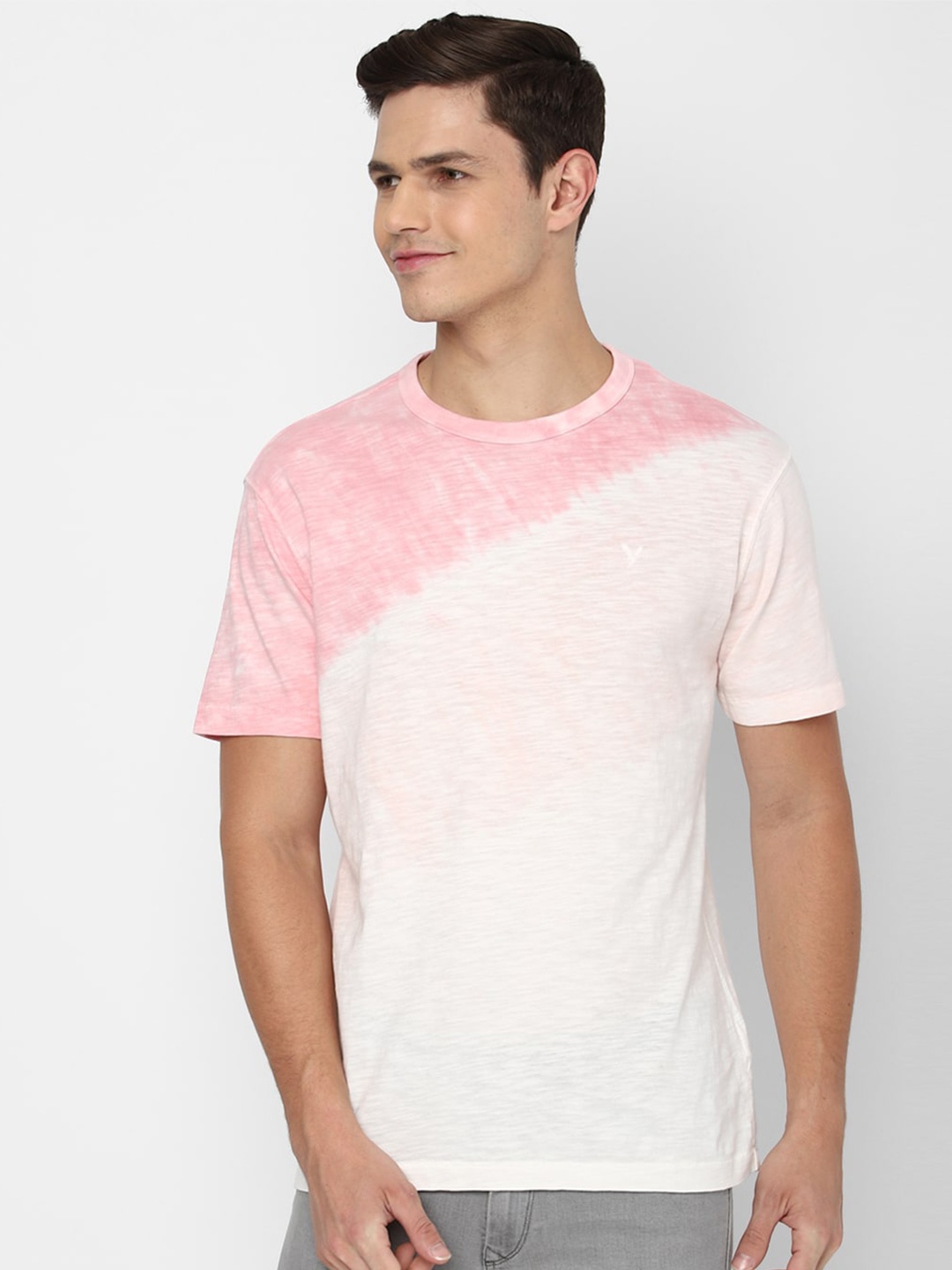 

AMERICAN EAGLE OUTFITTERS Men Pink Colourblocked Tropical Raw Edge T-shirt