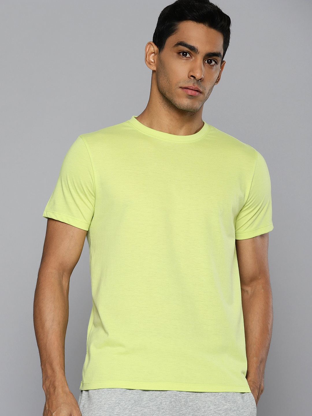 

HRX By Hrithik Roshan Lifestyle Men Sulphur Spring Bio-Wash Brand carrier Tshirt, Yellow