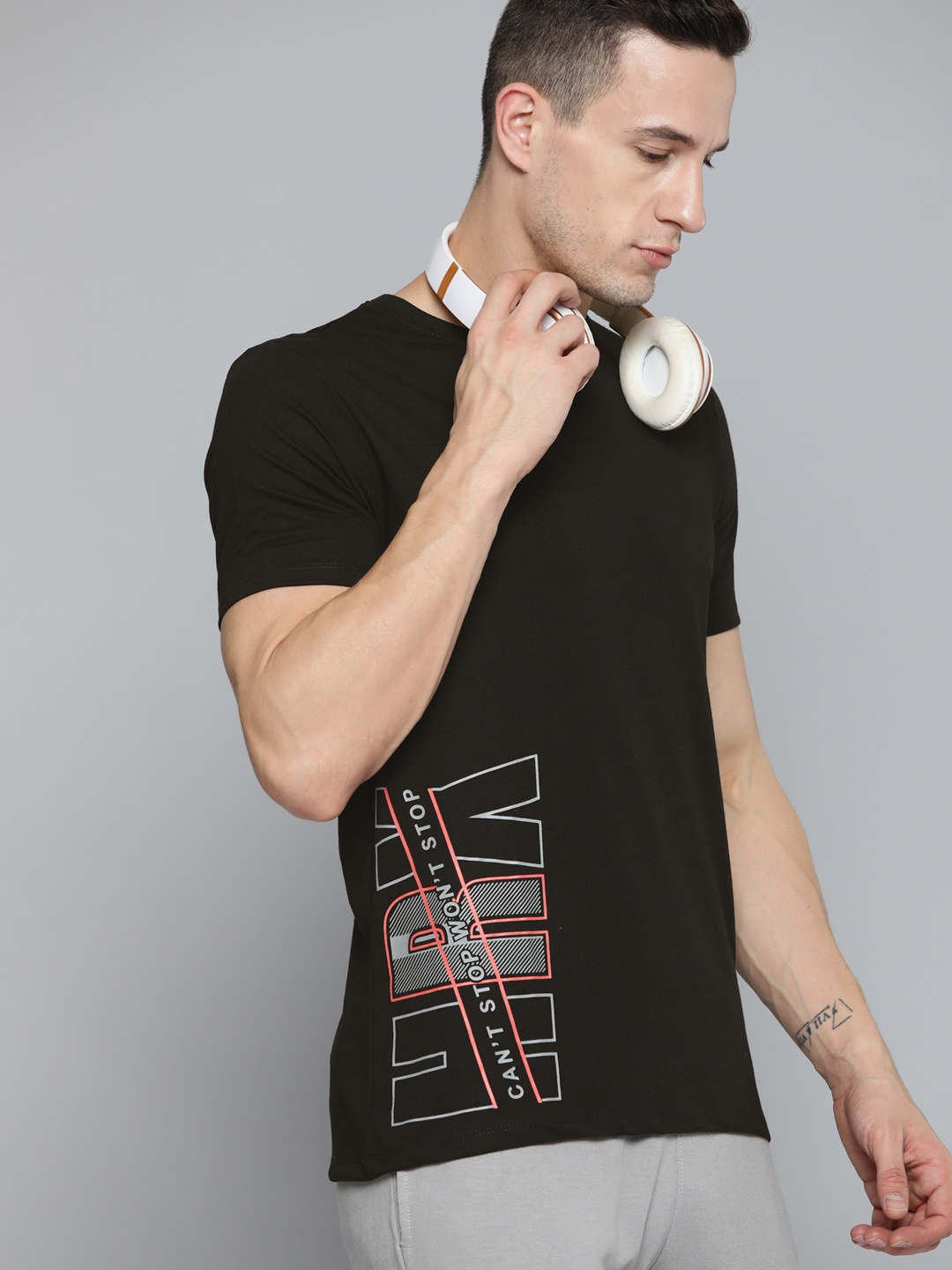 

HRX By Hrithik Roshan Lifestyle Men Jet Black Bio-Wash Brand carrier T-shirt