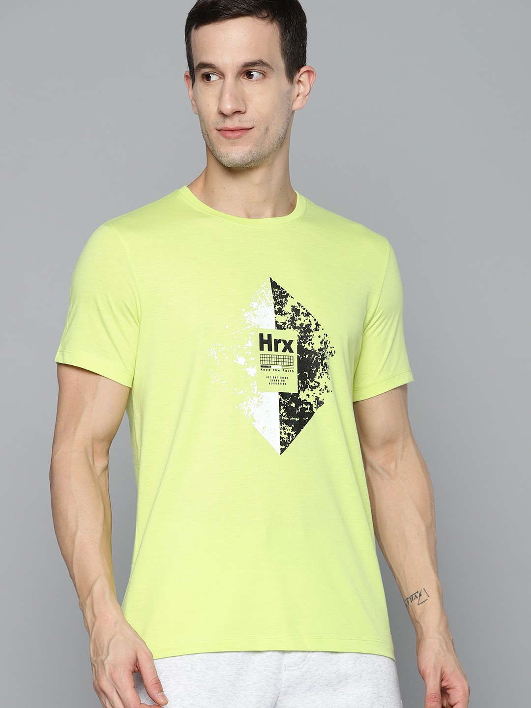 

HRX By Hrithik Roshan Lifestyle Men Sulphur Spring Bio-Wash Brand carrier Tshirts, Lime green