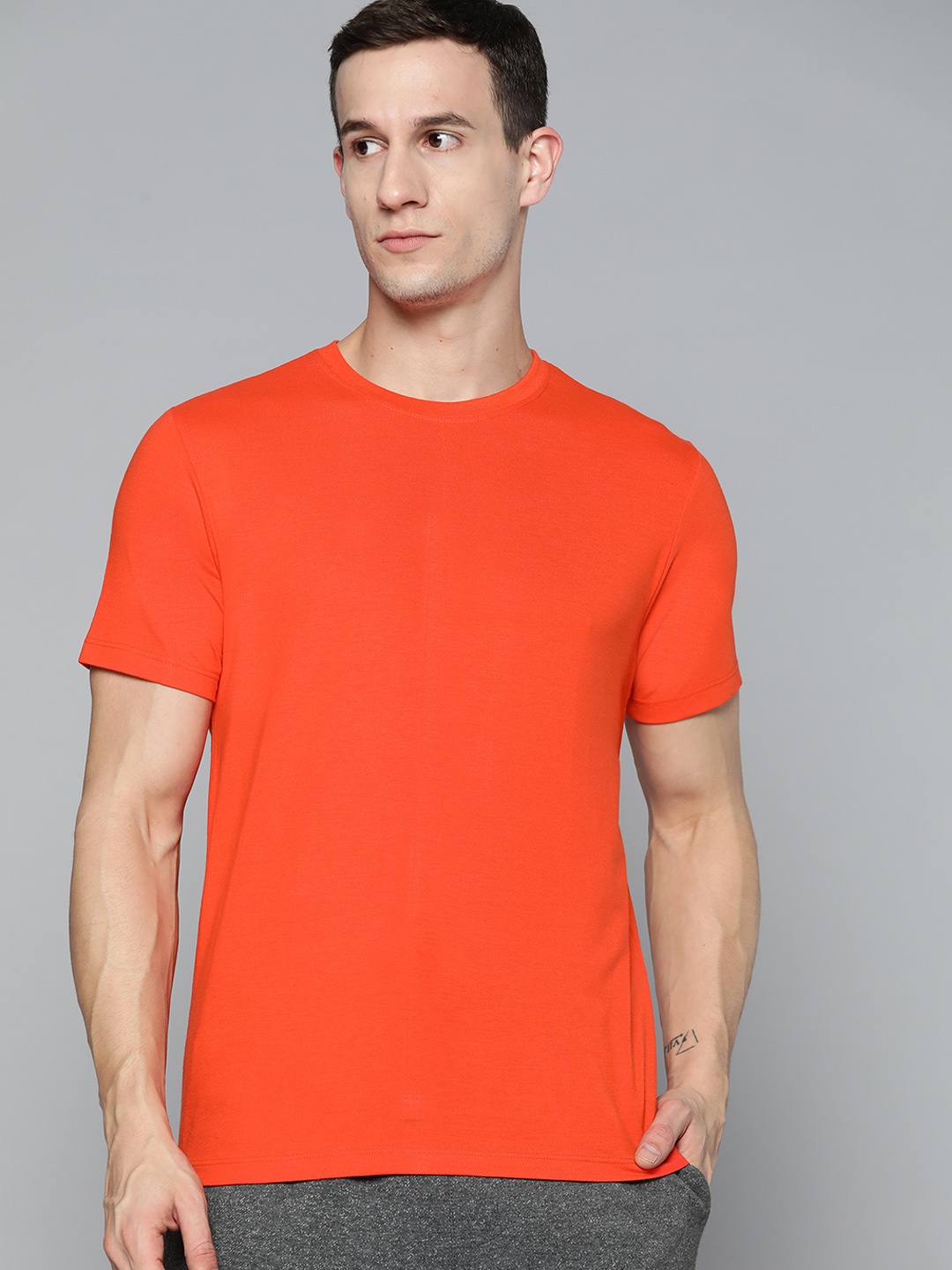 

HRX By Hrithik Roshan Lifestyle Men Oxy Fire Bio-Wash Brand Carrier T-shirts, Orange