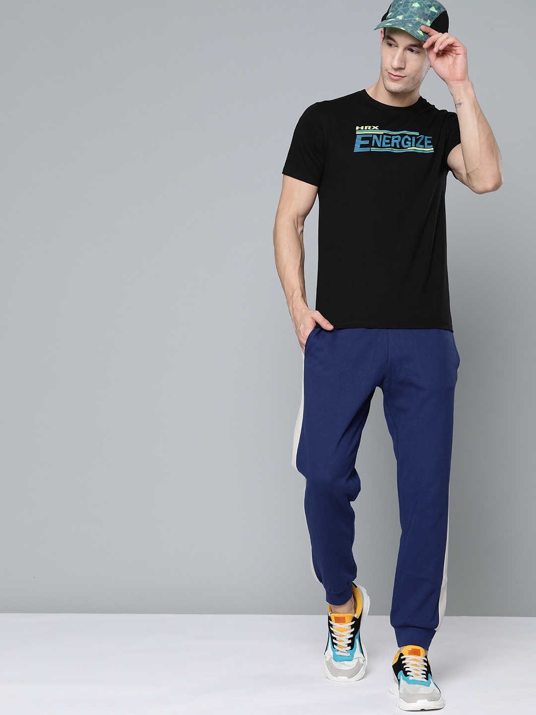 

HRX By Hrithik Roshan Lifestyle Men Jet Black Bio-Wash Brand carrier Tshirts