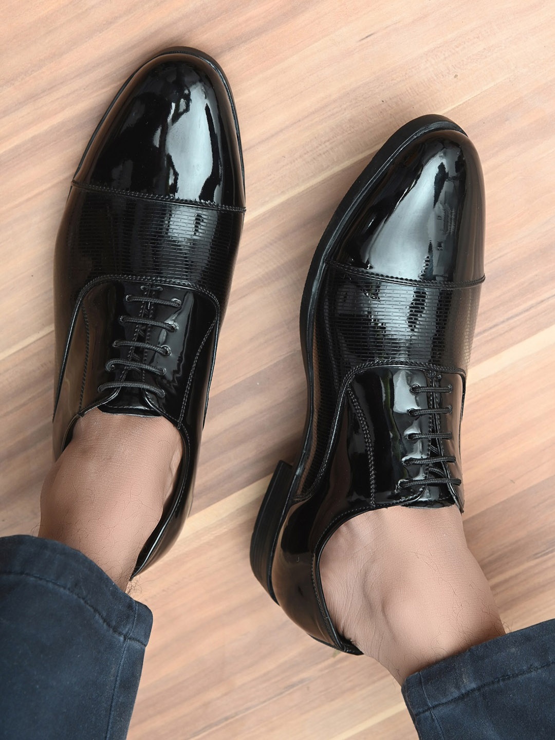 

INVICTUS Men Black Formal Oxfords Shoes