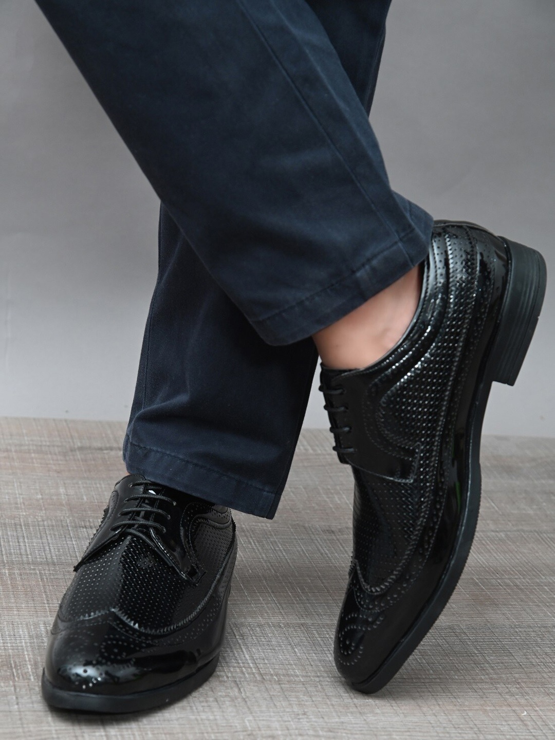 

INVICTUS Men Black Faux Leather Formal Brogue Shoes