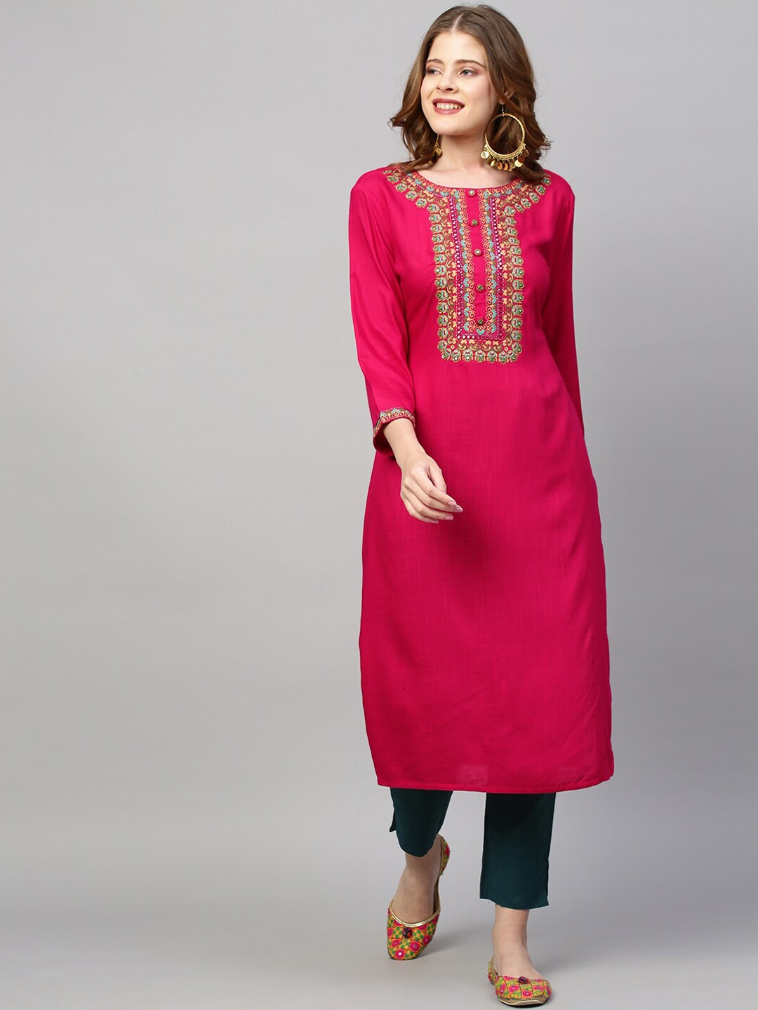 

FASHOR Women Pink & Green Embroidered Round Neck Straight Kurta