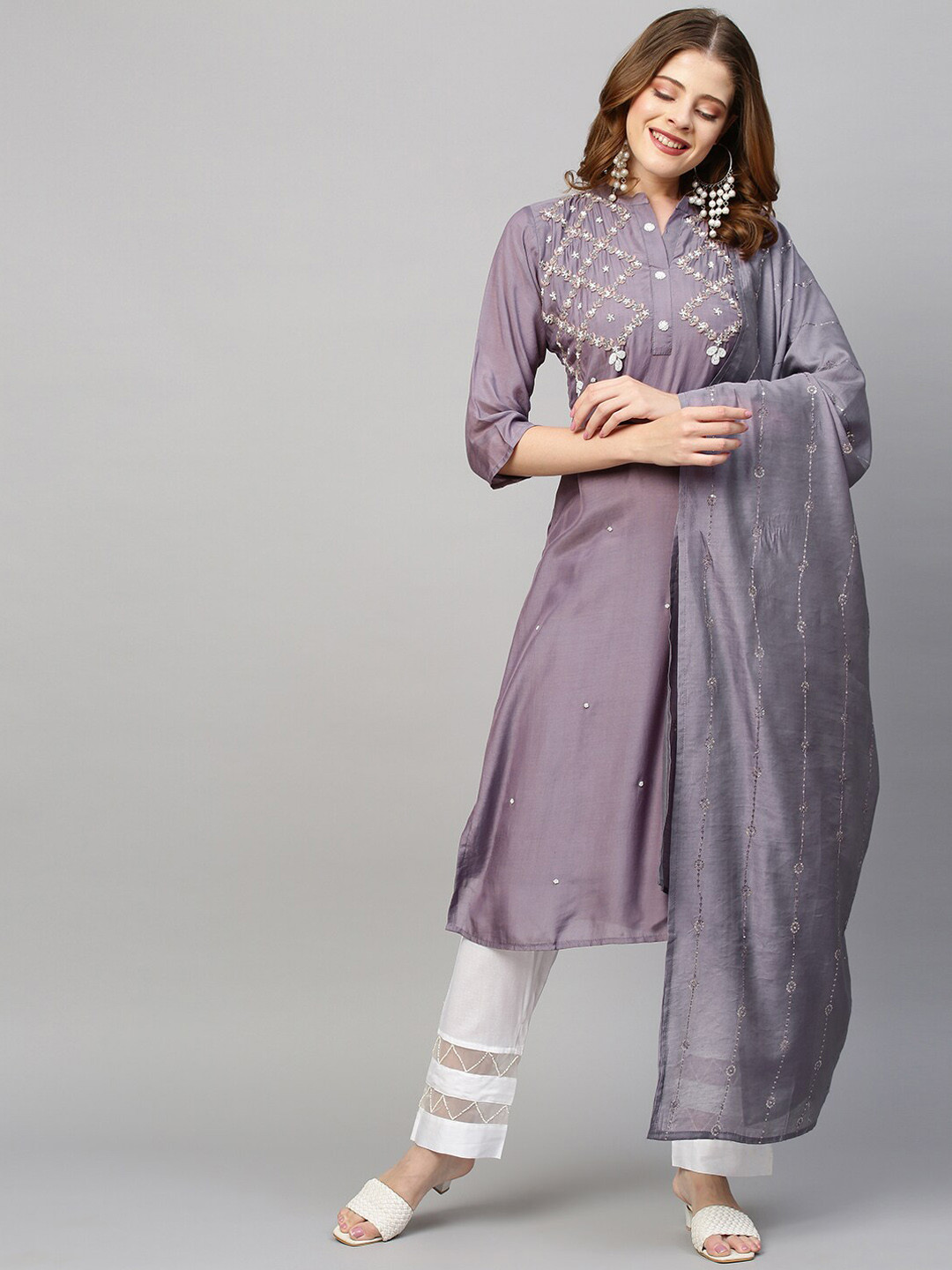 

FASHOR Women Purple Floral Hand Embroidered Straight Fit Kurta with Dupatta-Dusty Purple