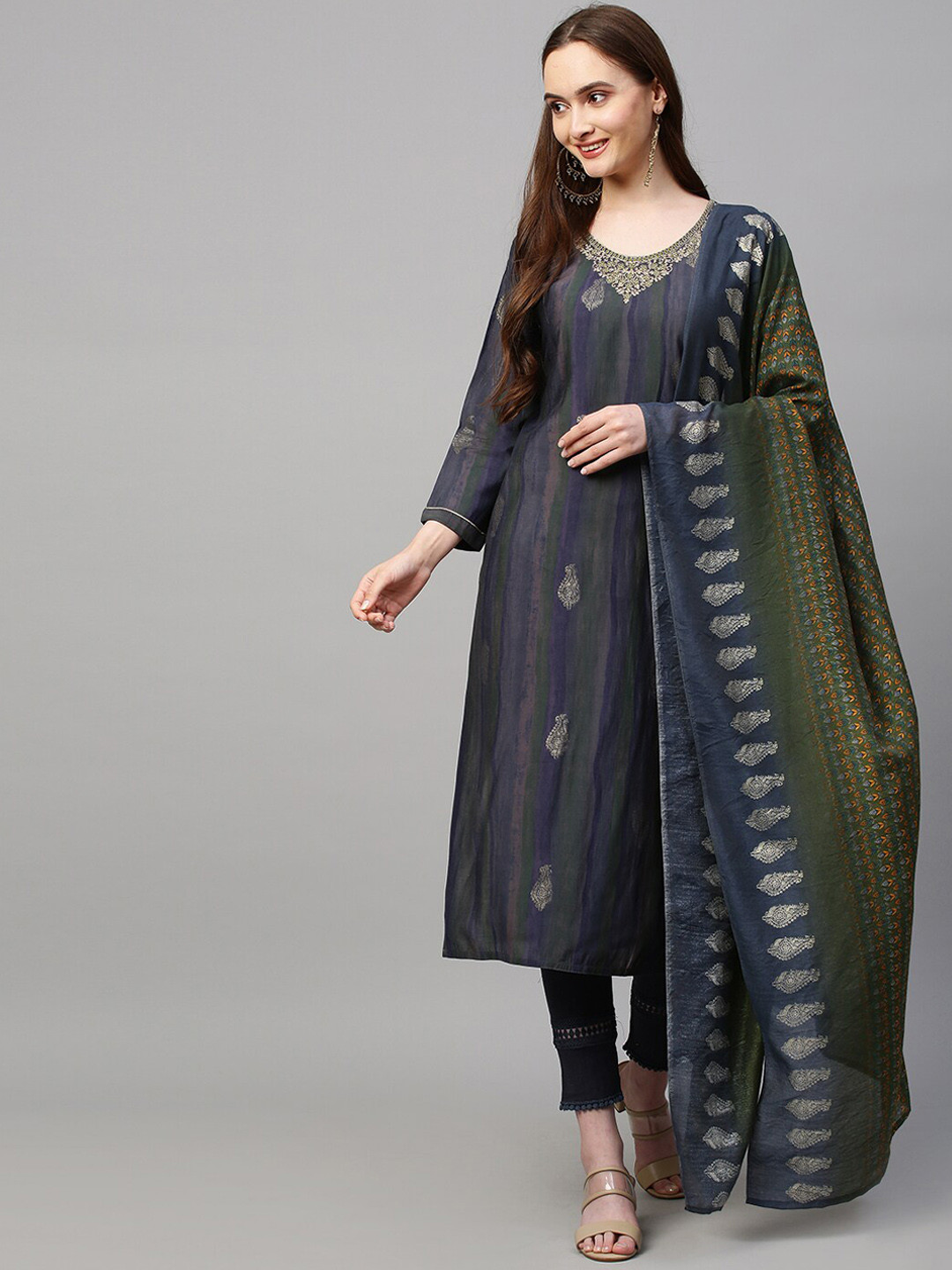 

FASHOR Women Violet Embroidered Straight Kurta