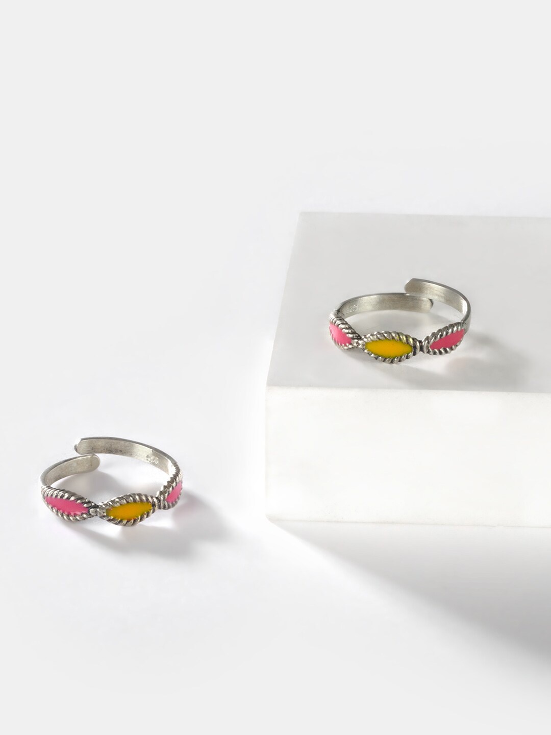 

SHAYA Women Set of 2 Multicoloured 925 Silver Antique Toe Rings, Multi