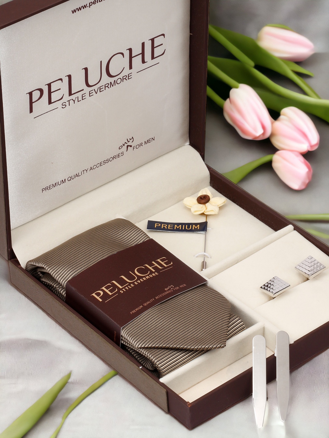 

PELUCHE Men Grey & Beige Accessory Gift Set