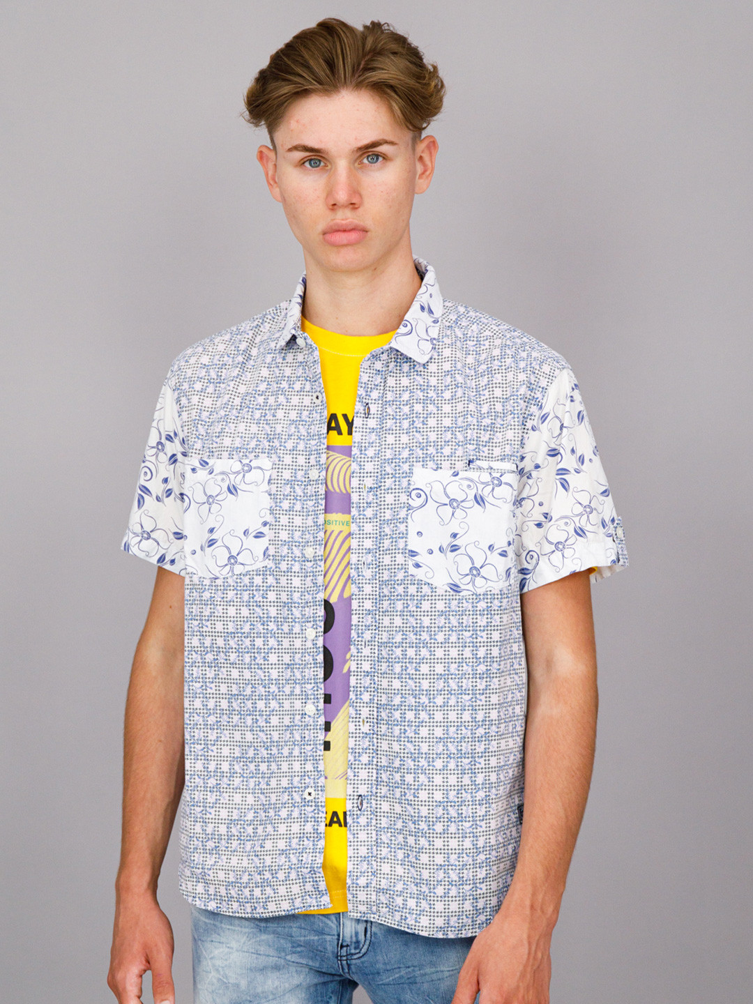 

FREESOUL Men Off White Printed Casual Shirt
