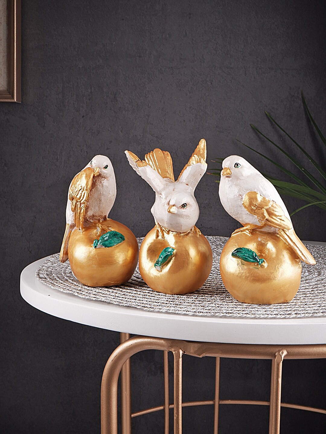

THE WHITE INK DECOR White & Gold Chirpy Bird Showpieces