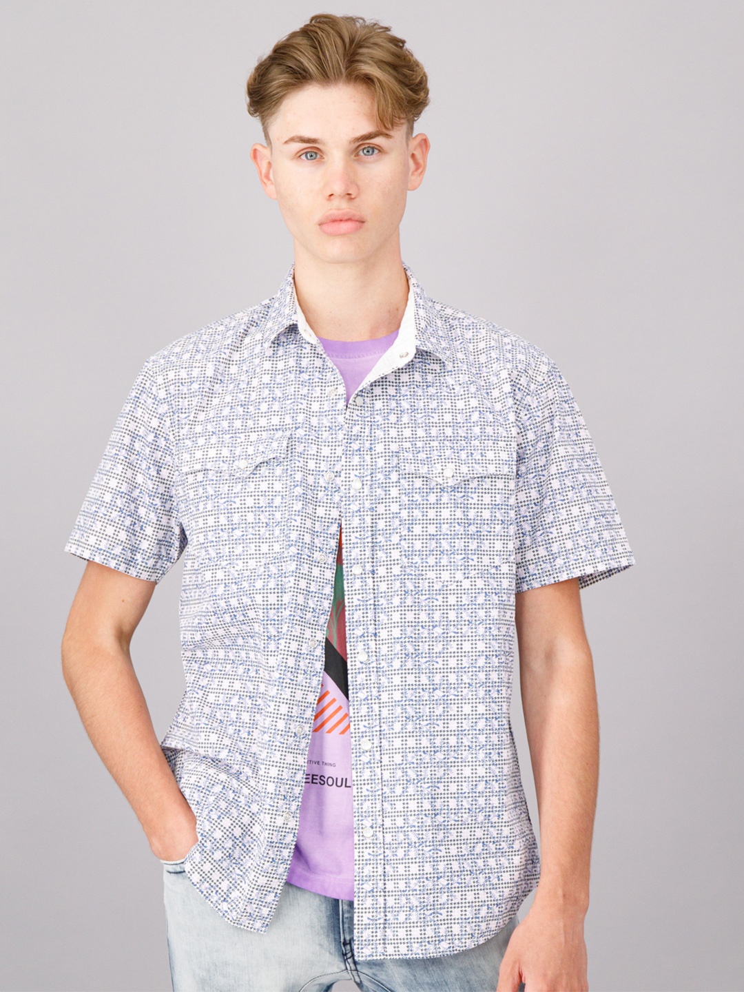 

FREESOUL Men Off White Printed Casual Shirt
