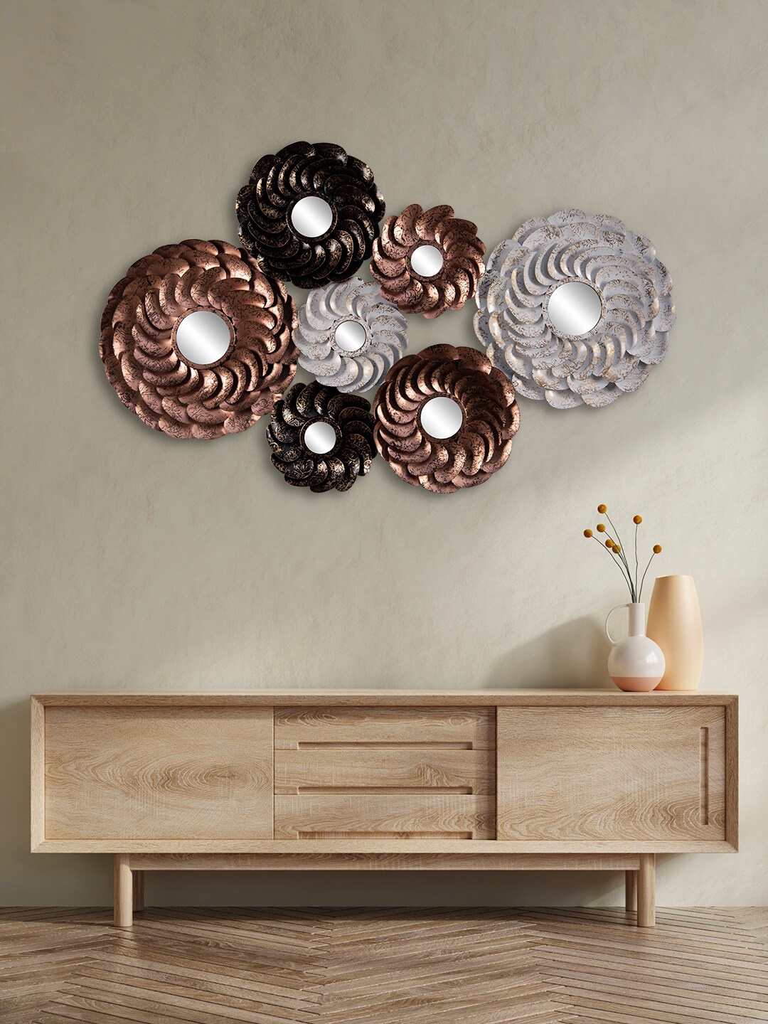 

green girgit Bronze-Toned Patterned Floral Mirror Wall Decor