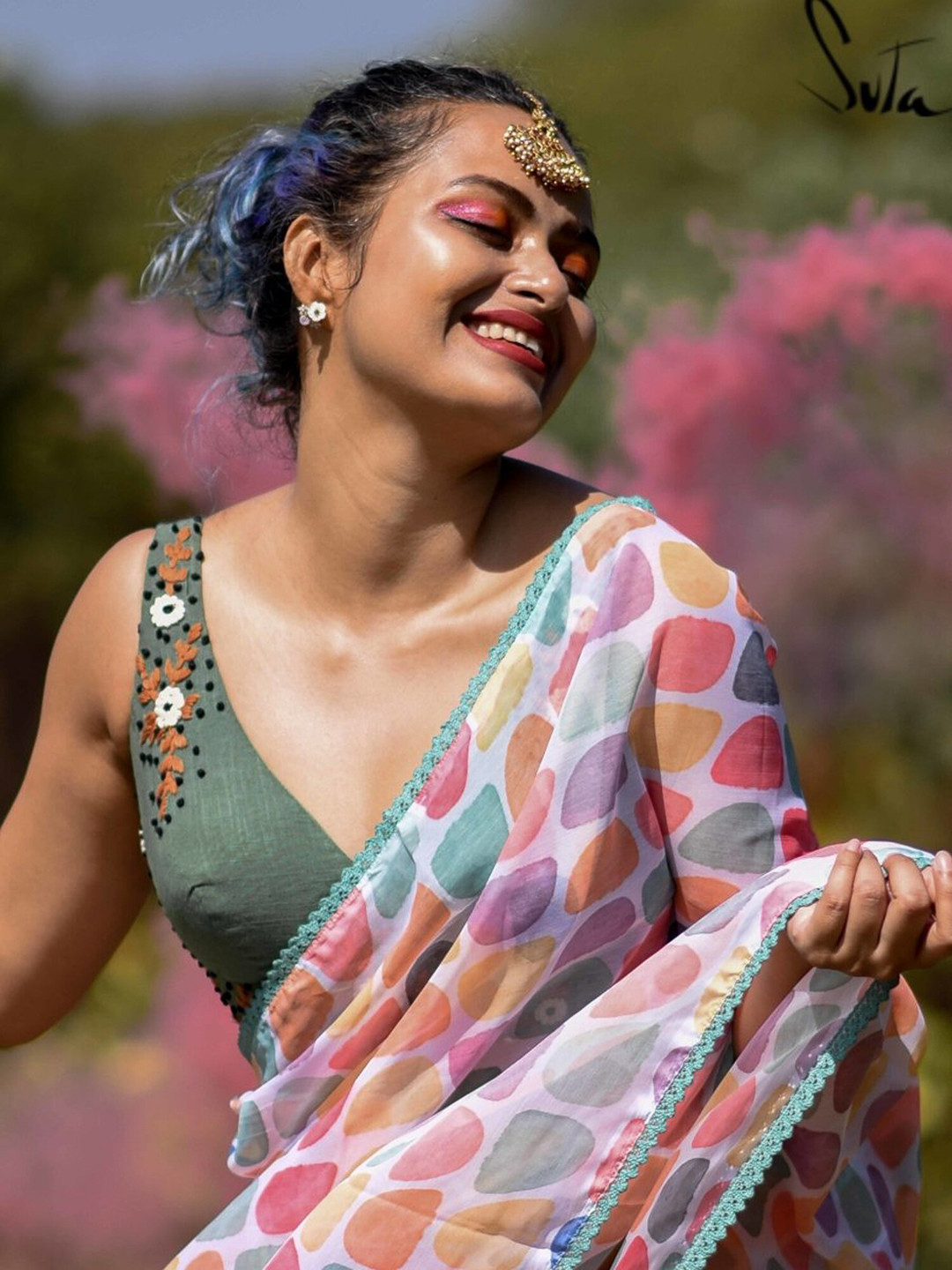 

Suta Women Green Embroidered Cotton Saree Blouse