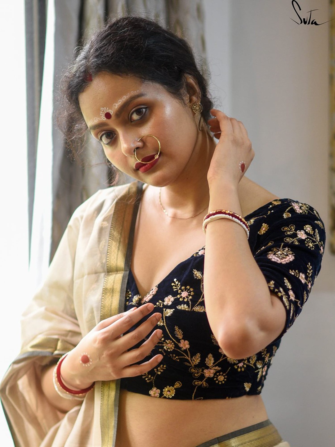

Suta Women Blue & Gold-Colored Embroidered Velvet Saree Blouse, Navy blue