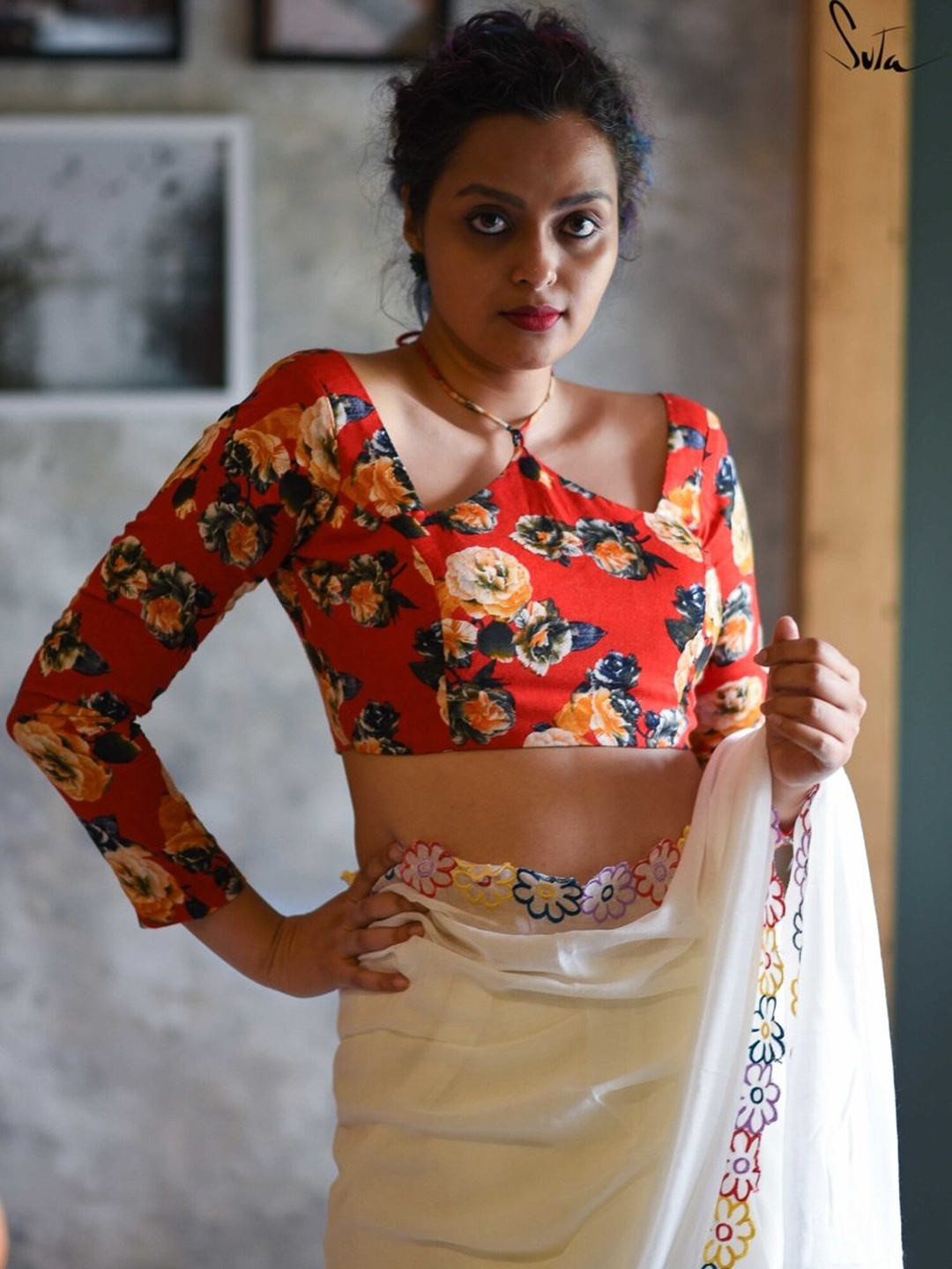Suta Women Red & Blue Floral Printed Saree Blouse