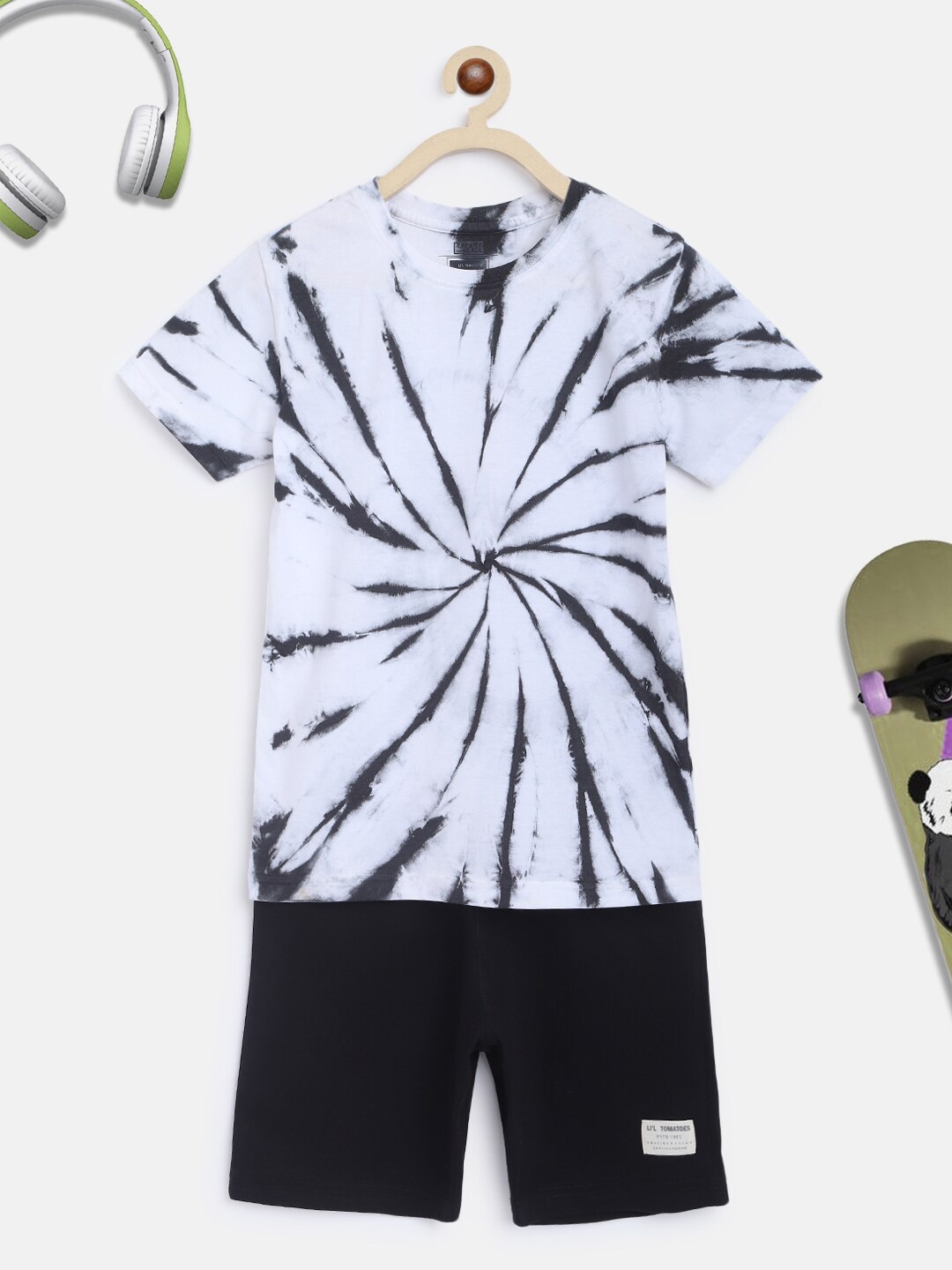 

Lil Tomatoes Boys Black & White Printed Night suit
