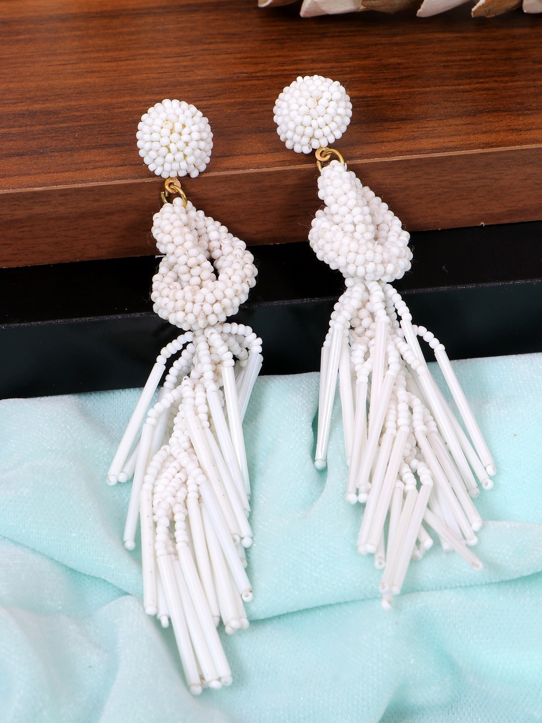 

Crunchy Fashion White Contemporary Drop Earrings