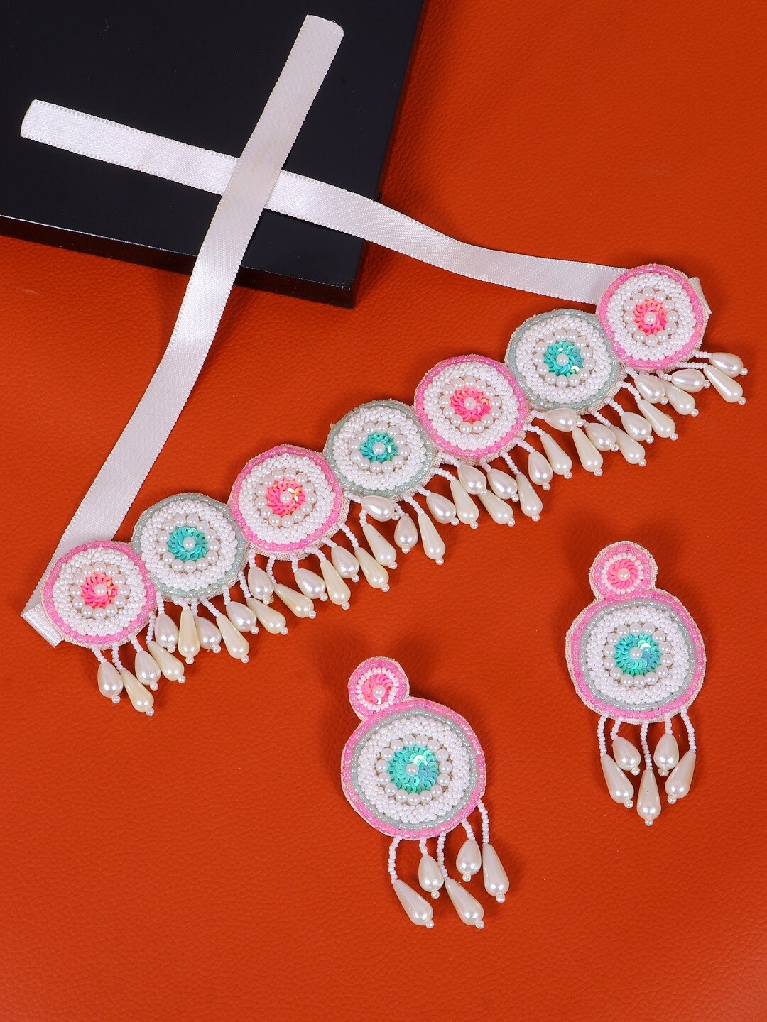 

Crunchy Fashion White & Pink Beaded Boho Jewellery Set