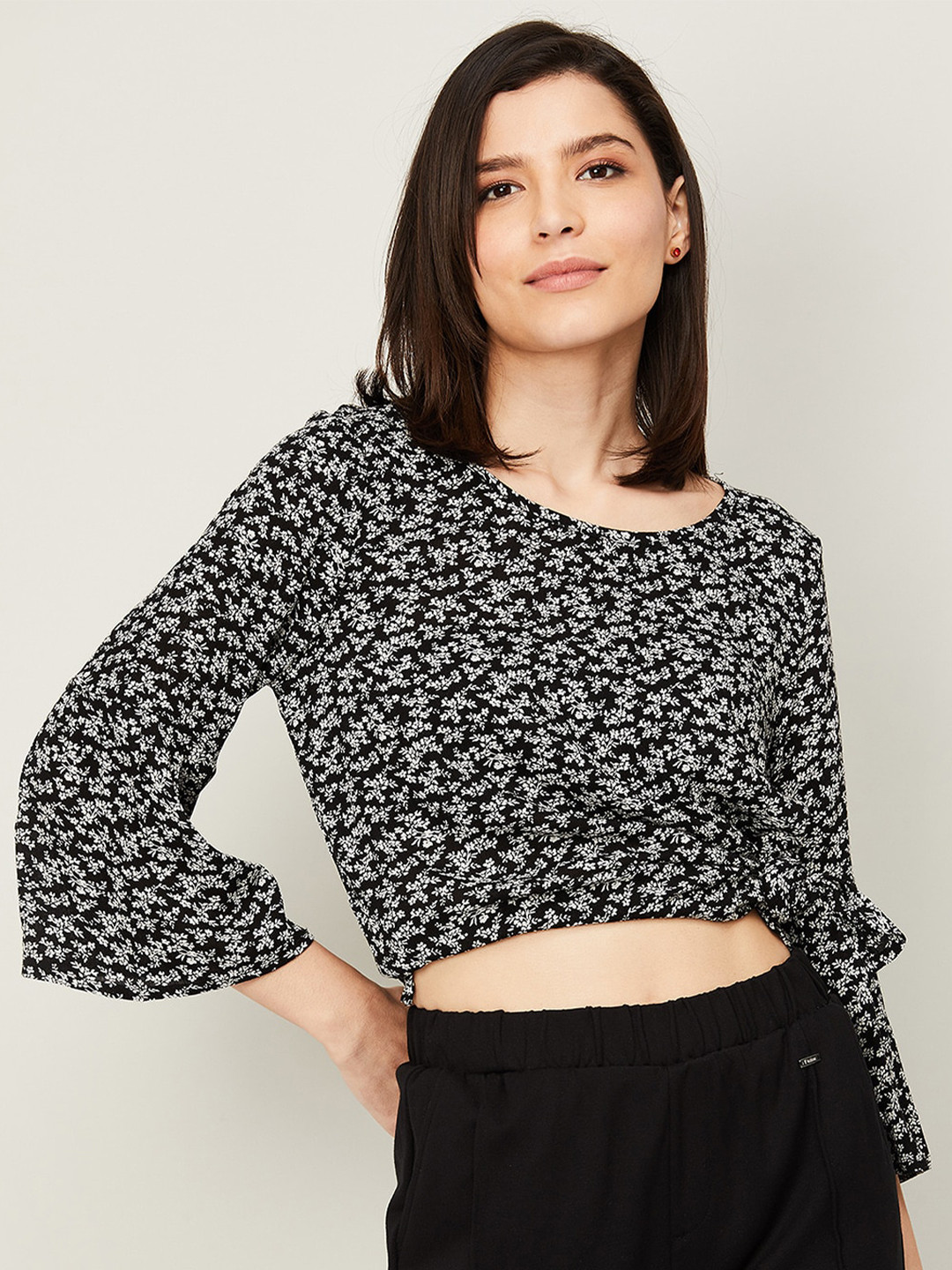 

Fame Forever by Lifestyle Women Black & White Floral Print Top