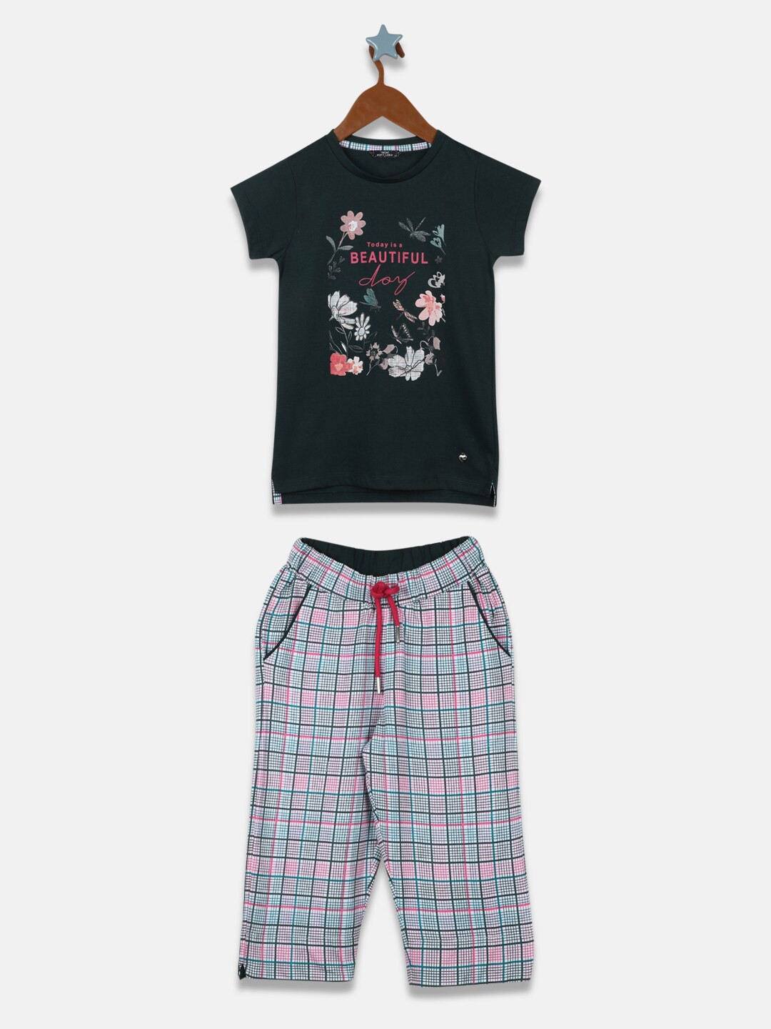 

Monte Carlo Girls Navy Blue & Multicoloured Floral and Checked Printed T-shirt with Capris