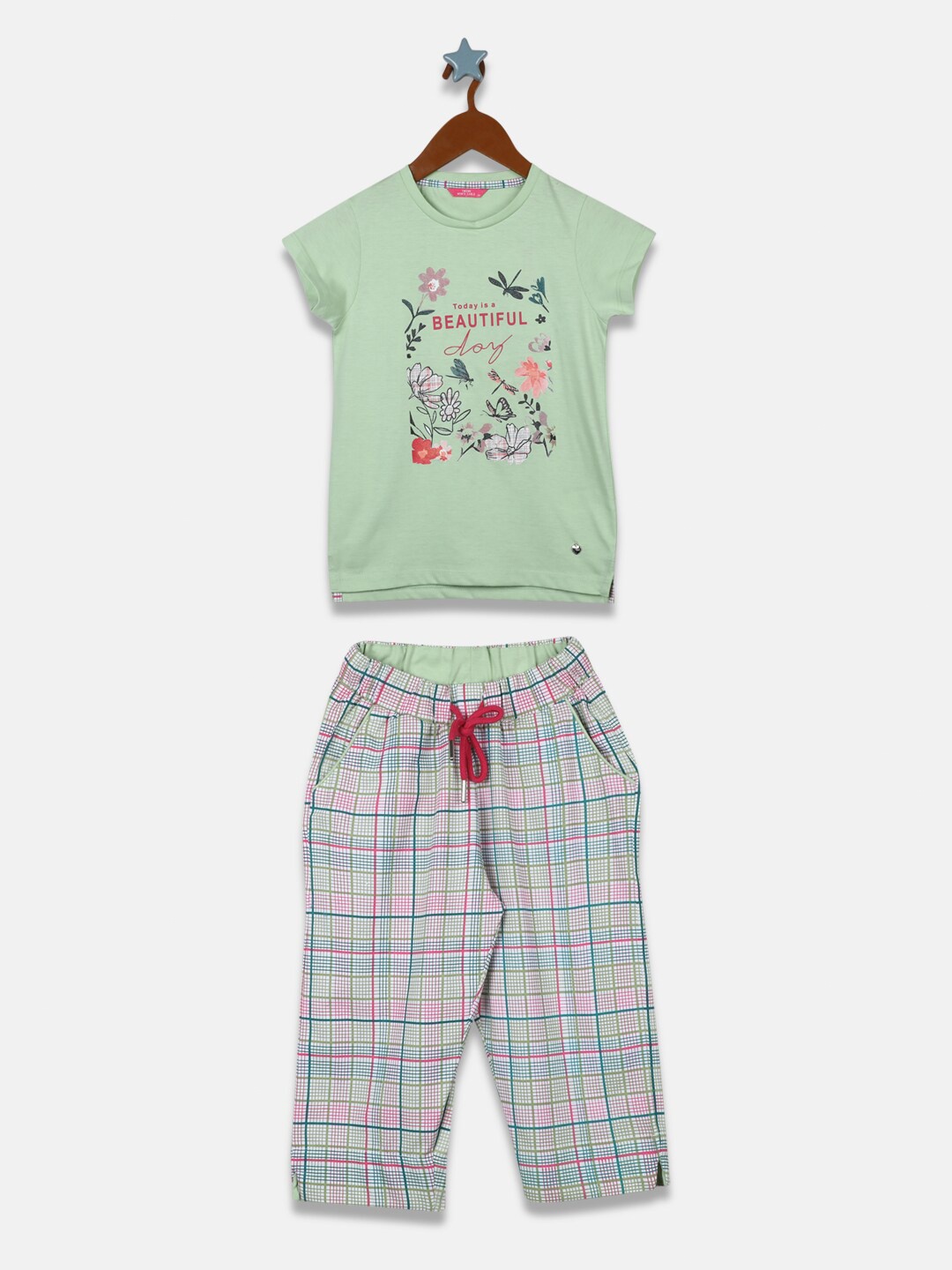 

Monte Carlo Girls Green & Pink Printed T-shirt with Capris