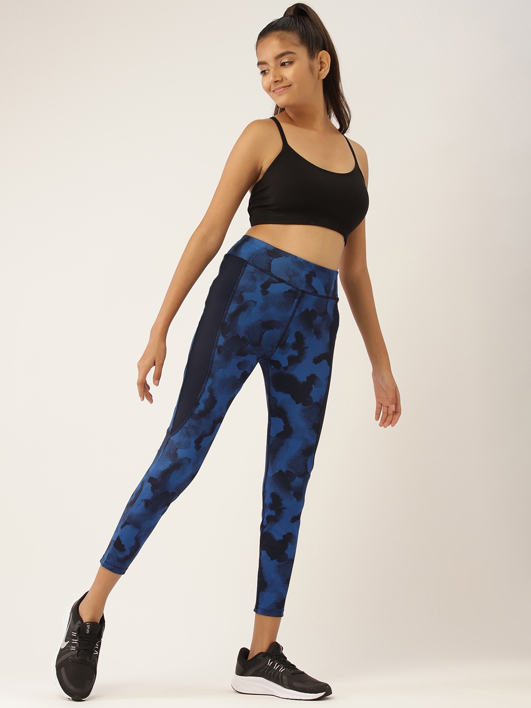 

DressBerry Teen Girls Navy Blue & Black Abstract Print Tights