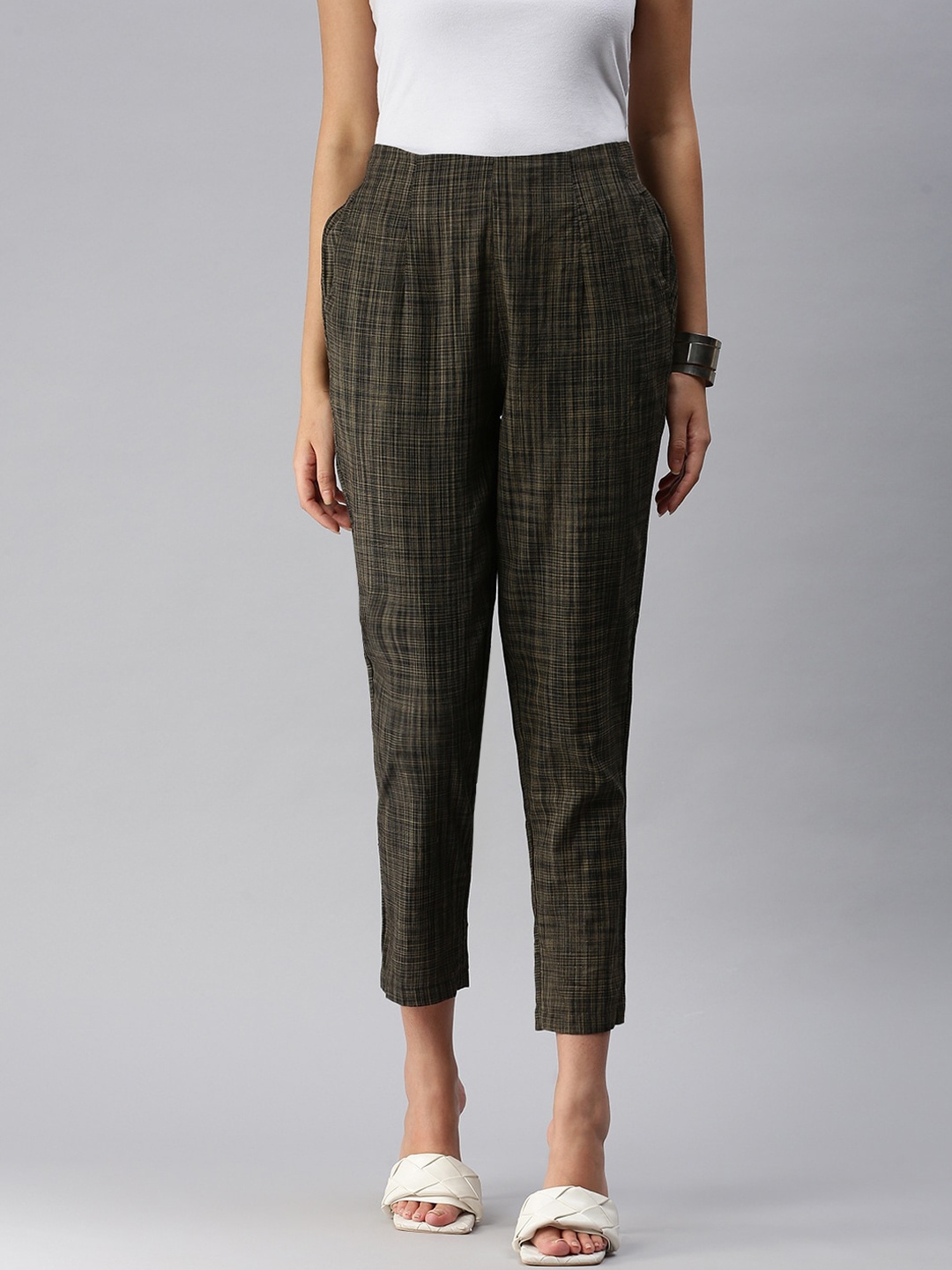 

De Moza Women Brown & Black Textured Pure Cotton Crop Cigarette Trousers