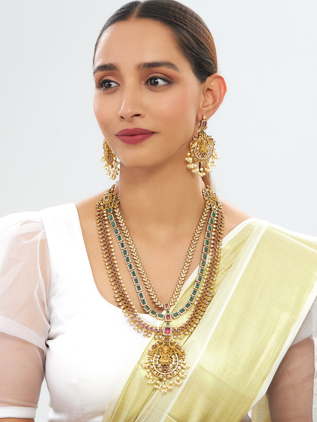 

Kushal's Fashion Jewellery Gold and Green Copper Gold-Plated Jewellery Set