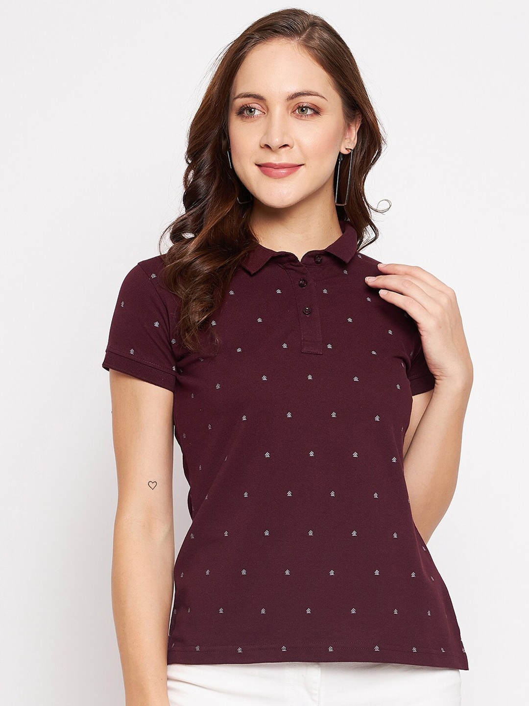 

Okane Women Maroon Printed Polo Collar T-shirt