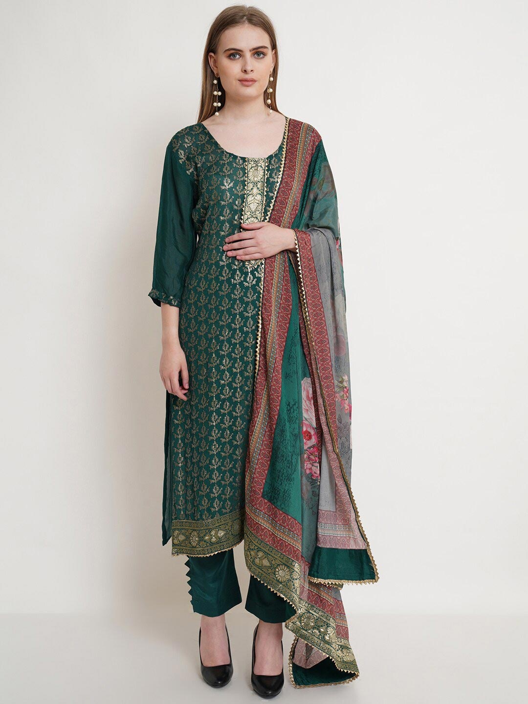 

Stylee LIFESTYLE Green & Gold-Toned Printed Unstitched Dress Material