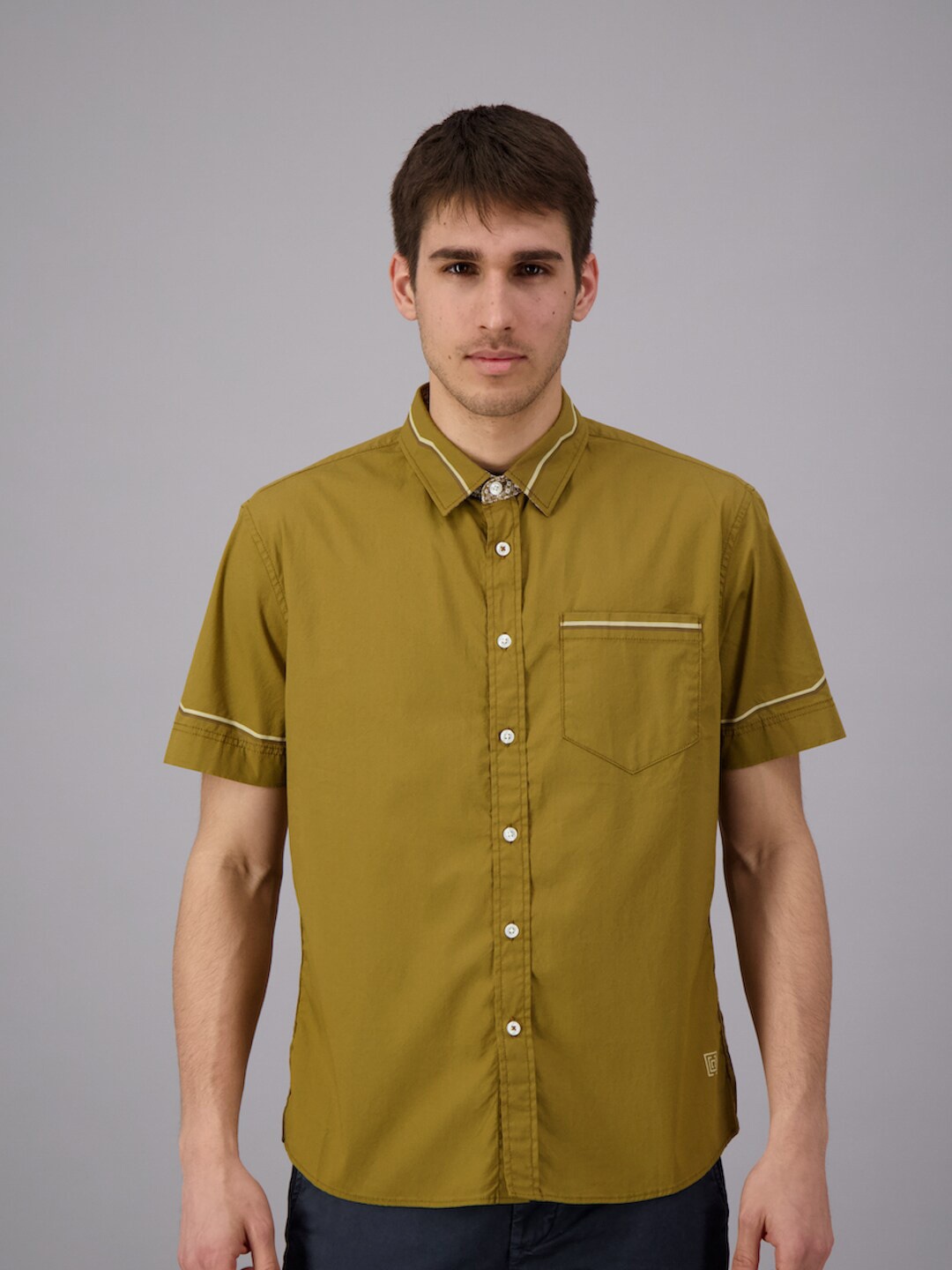 

FREESOUL Men Olive Green Casual Shirt