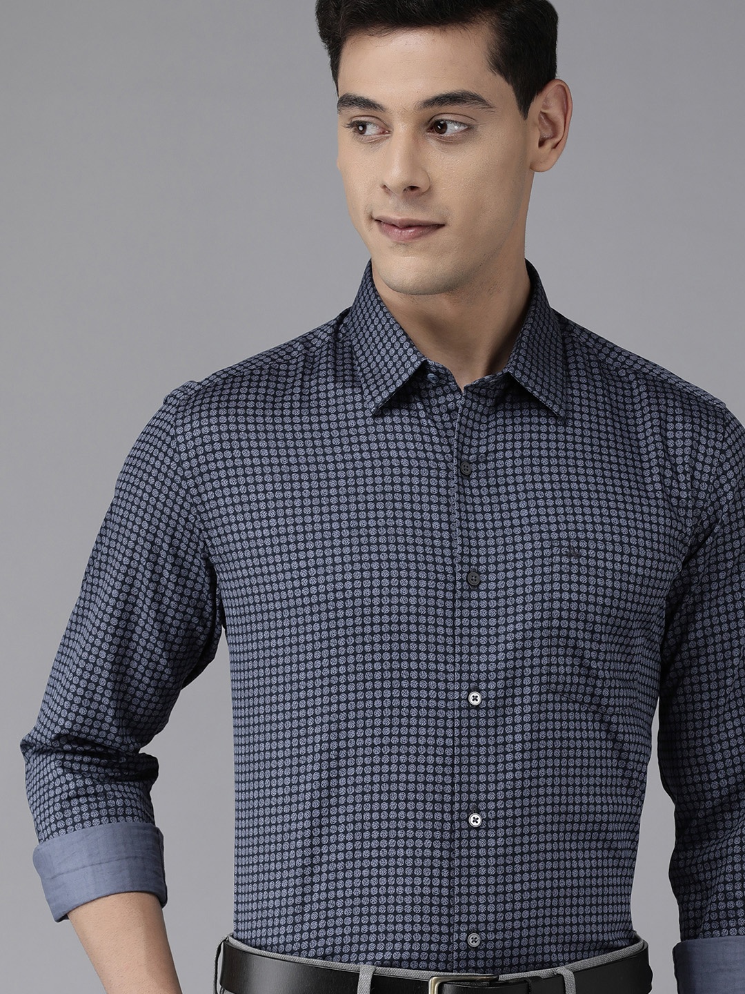 

Arrow New York Men Black Manhattan Slim Fit Printed Pure Cotton Formal Shirt