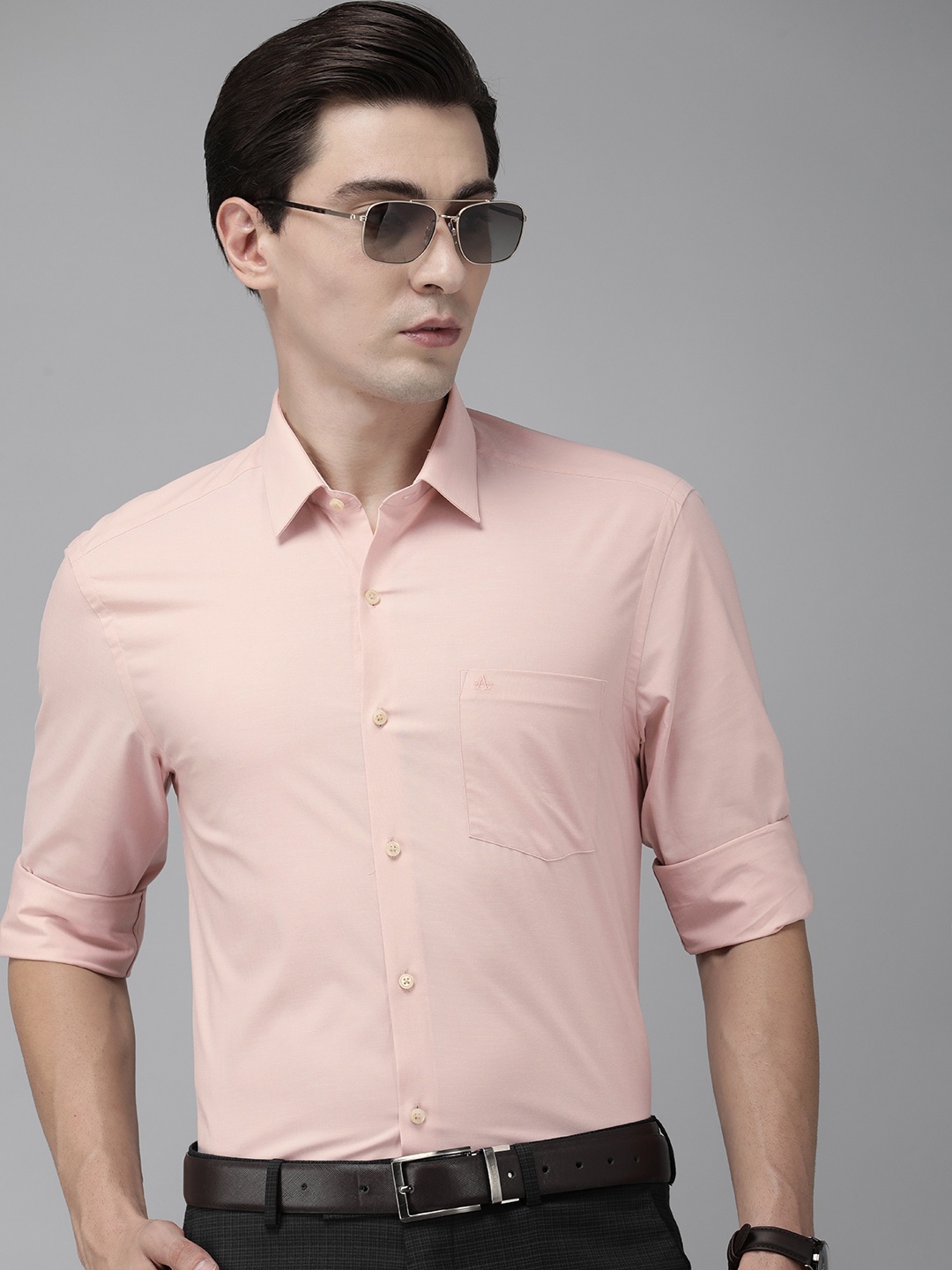 

Arrow Men Peach-Coloured Slim Fit Formal Shirt