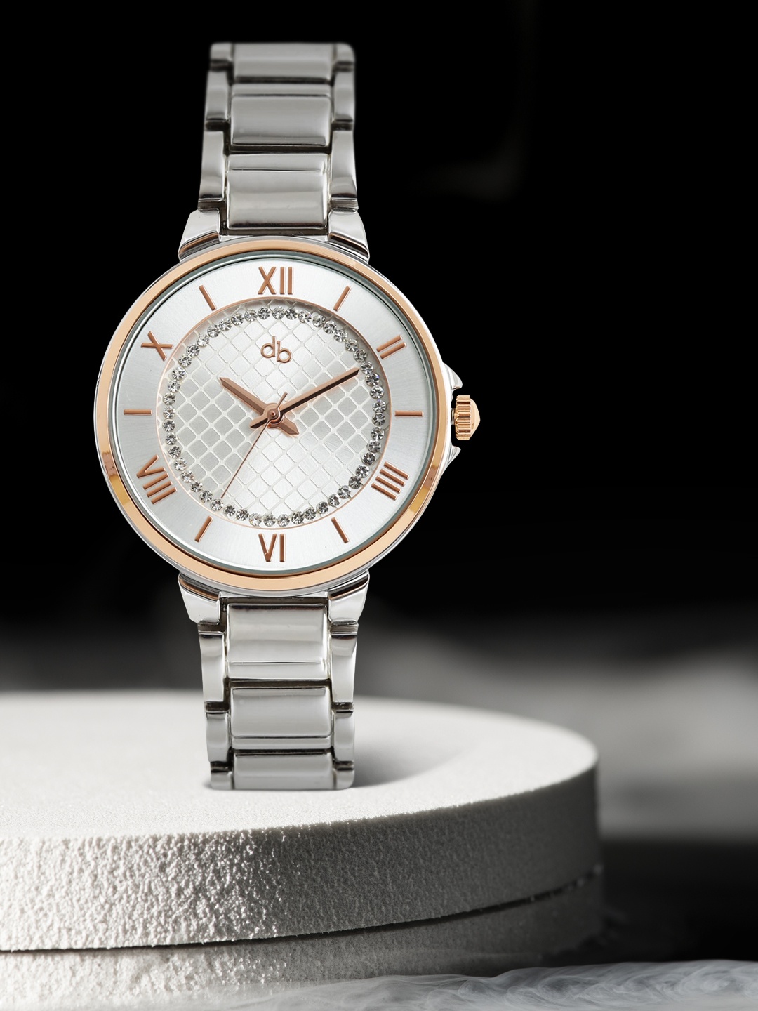 

DressBerry Women Silver-Toned Analogue Watch MFB-PN-WTH-S9650