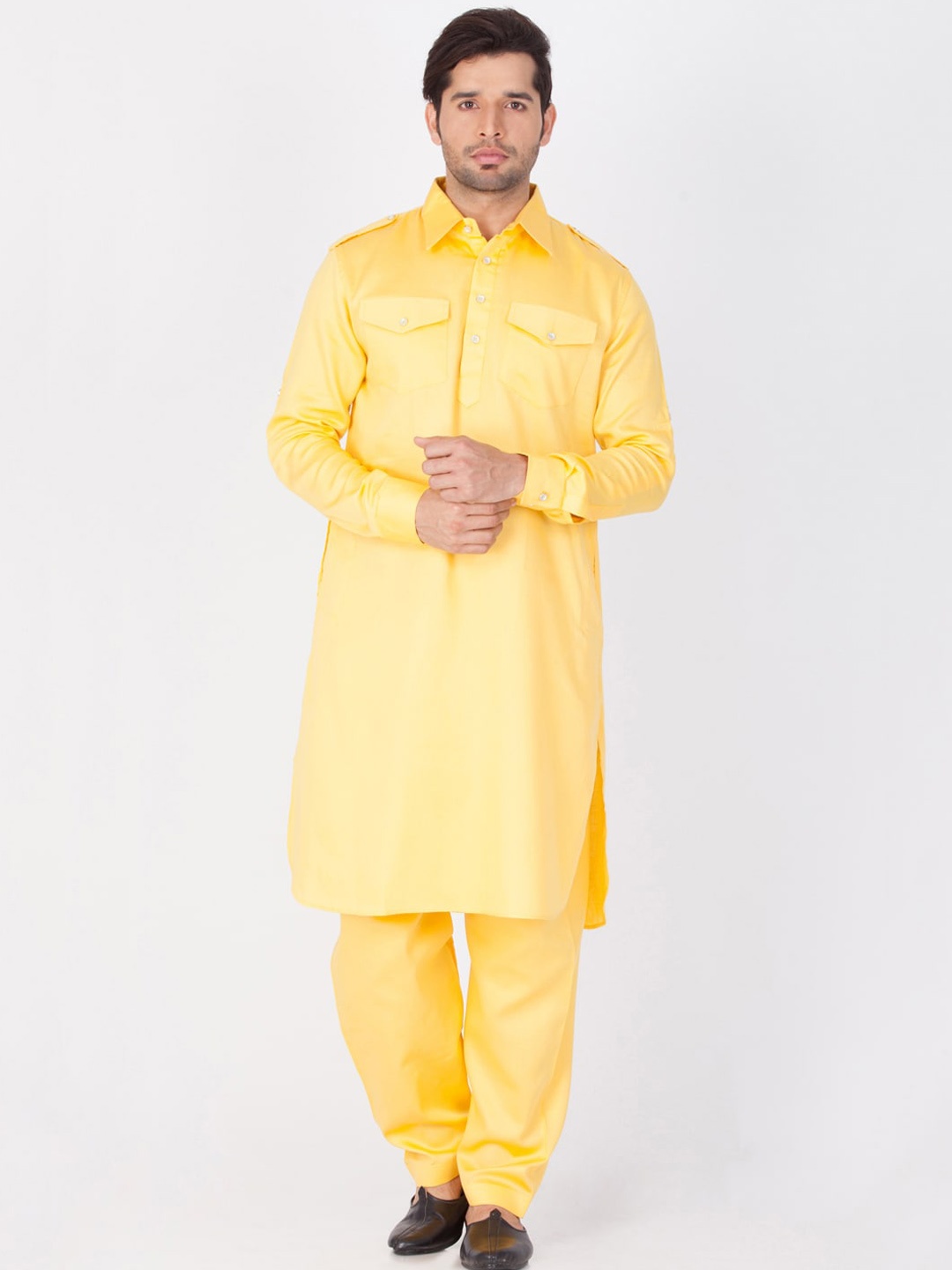 

VASTRAMAY Men Yellow Kurta with Salwar