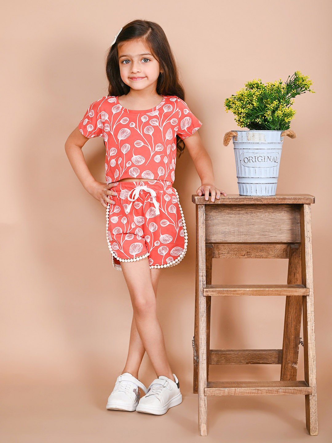 

LilPicks Girls Peach-Coloured & White Printed Top with Shorts