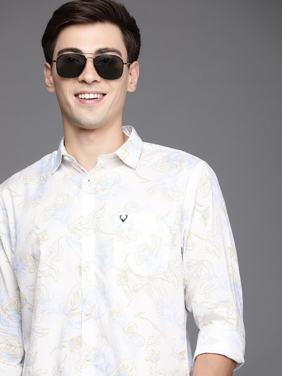 

Allen Solly Men White & Blue Classic Fit Floral Printed Pure Cotton Casual Shirt