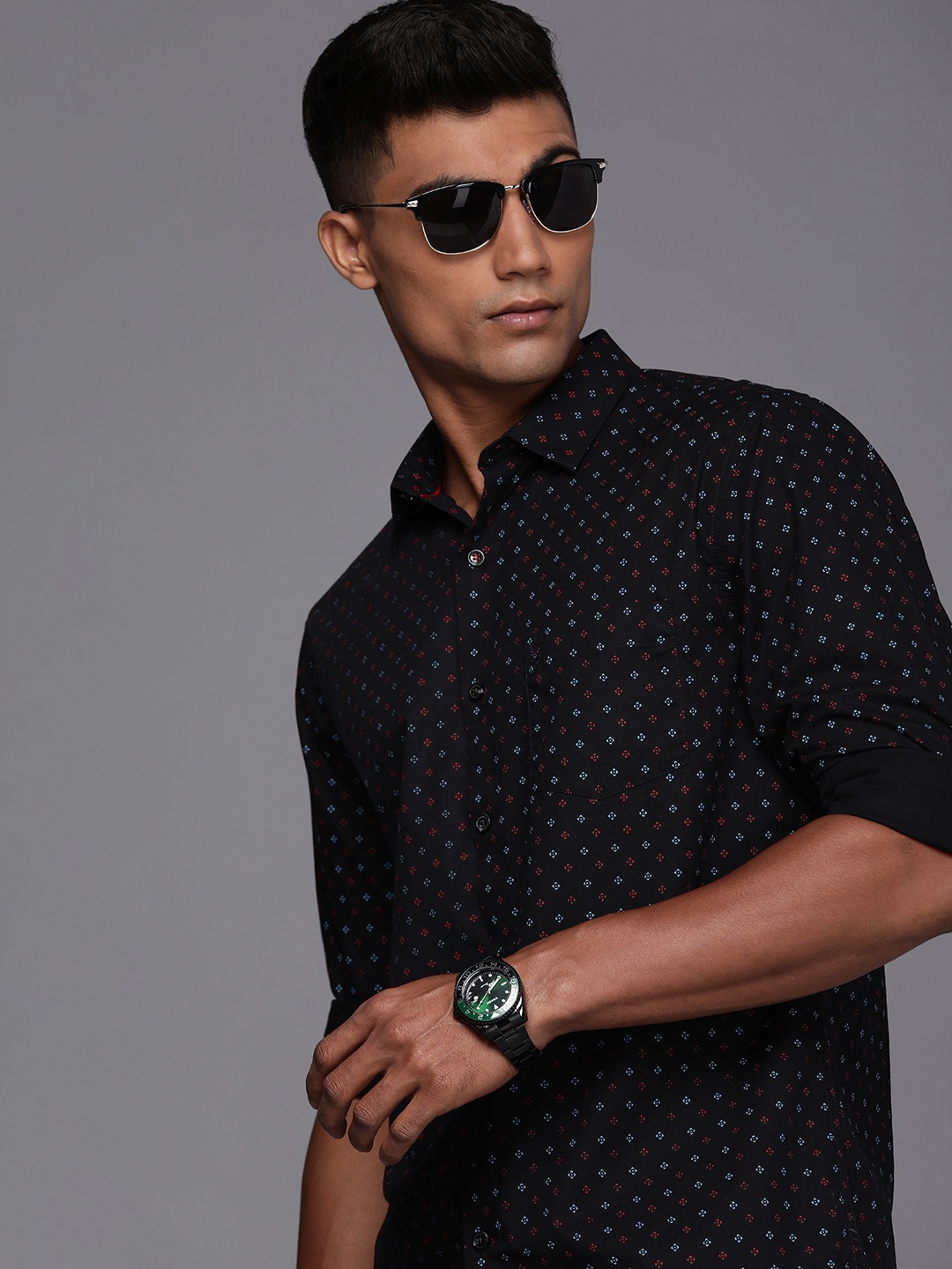 

Allen Solly Men Black Printed Pure Cotton Casual Shirt